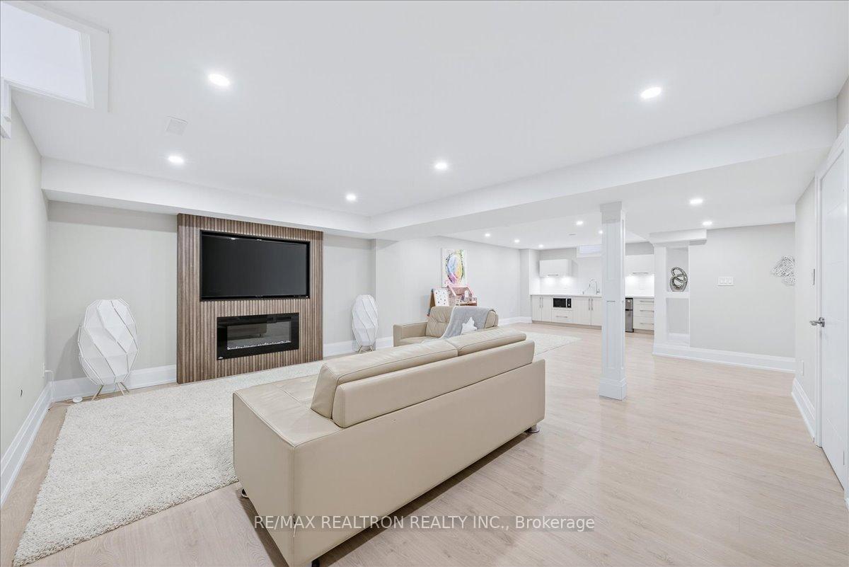 Photo 43 of 25 Riverhill Drive, Vaughan, Patterson — HOMEH