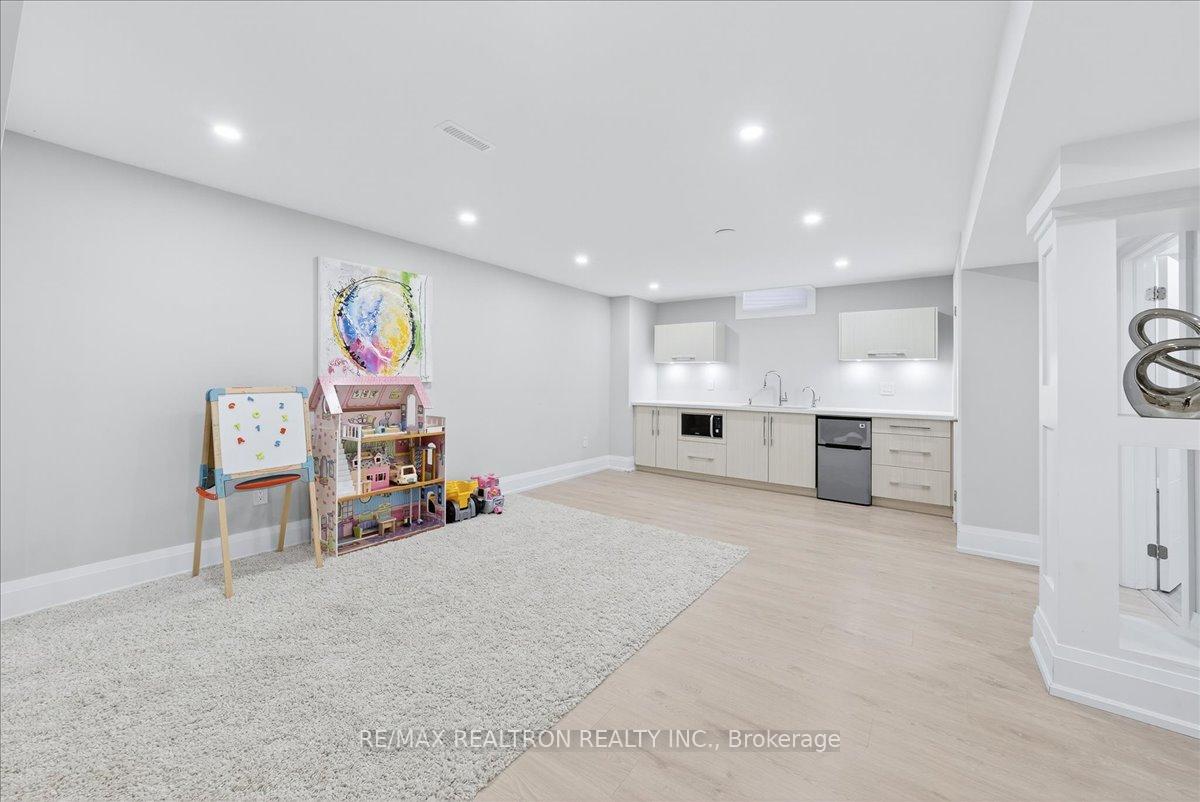 Photo 44 of 25 Riverhill Drive, Vaughan, Patterson — HOMEH