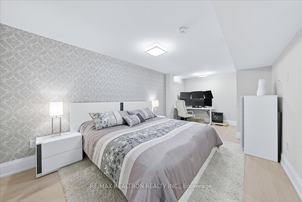 Photo 46 of 25 Riverhill Drive, Vaughan, Patterson — HOMEH