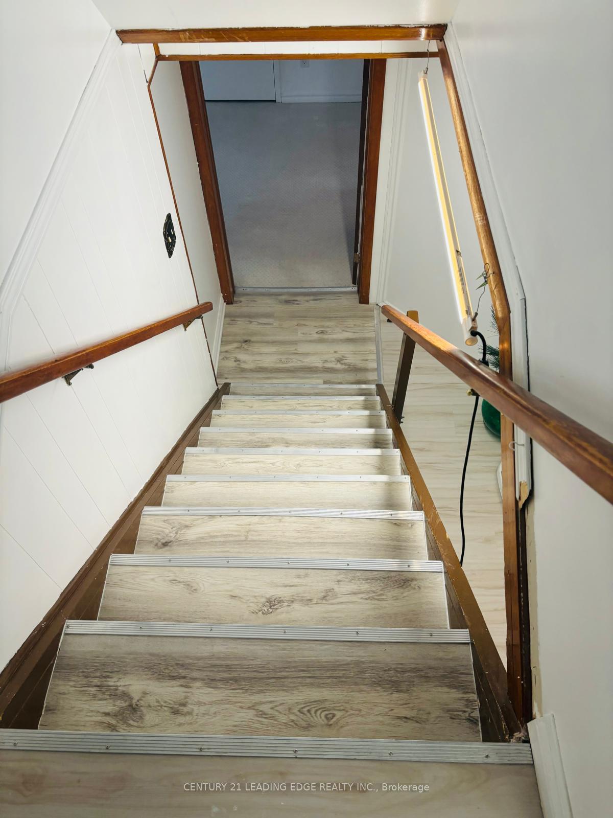 Photo 3 of Unit Bsmt, 44 Elizabeth Crescent S, Whitby, Blue Grass Meadows — HOMEH