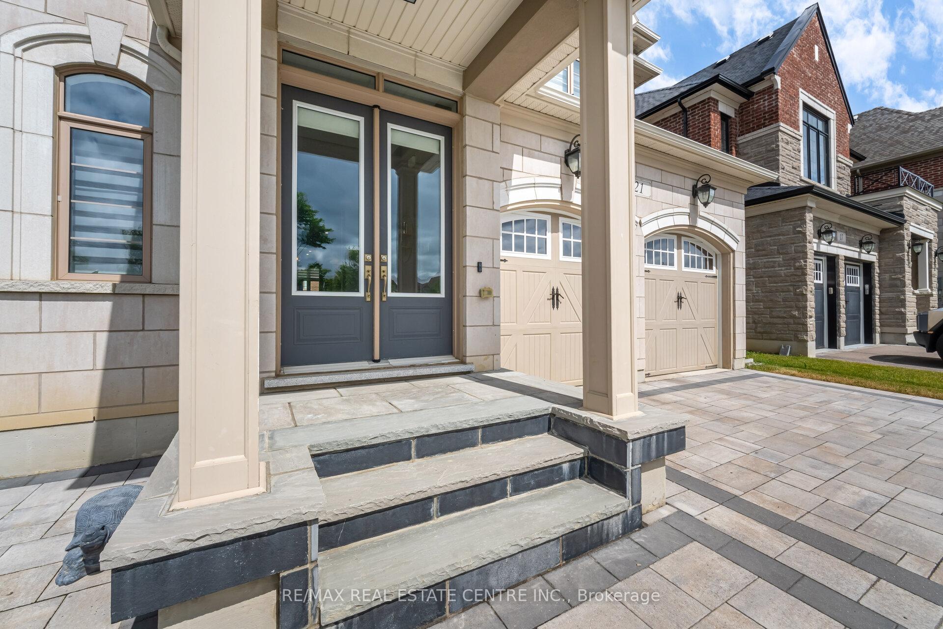 Photo 5 of 21 Arctic Grail Road, Vaughan, Kleinburg — HOMEH