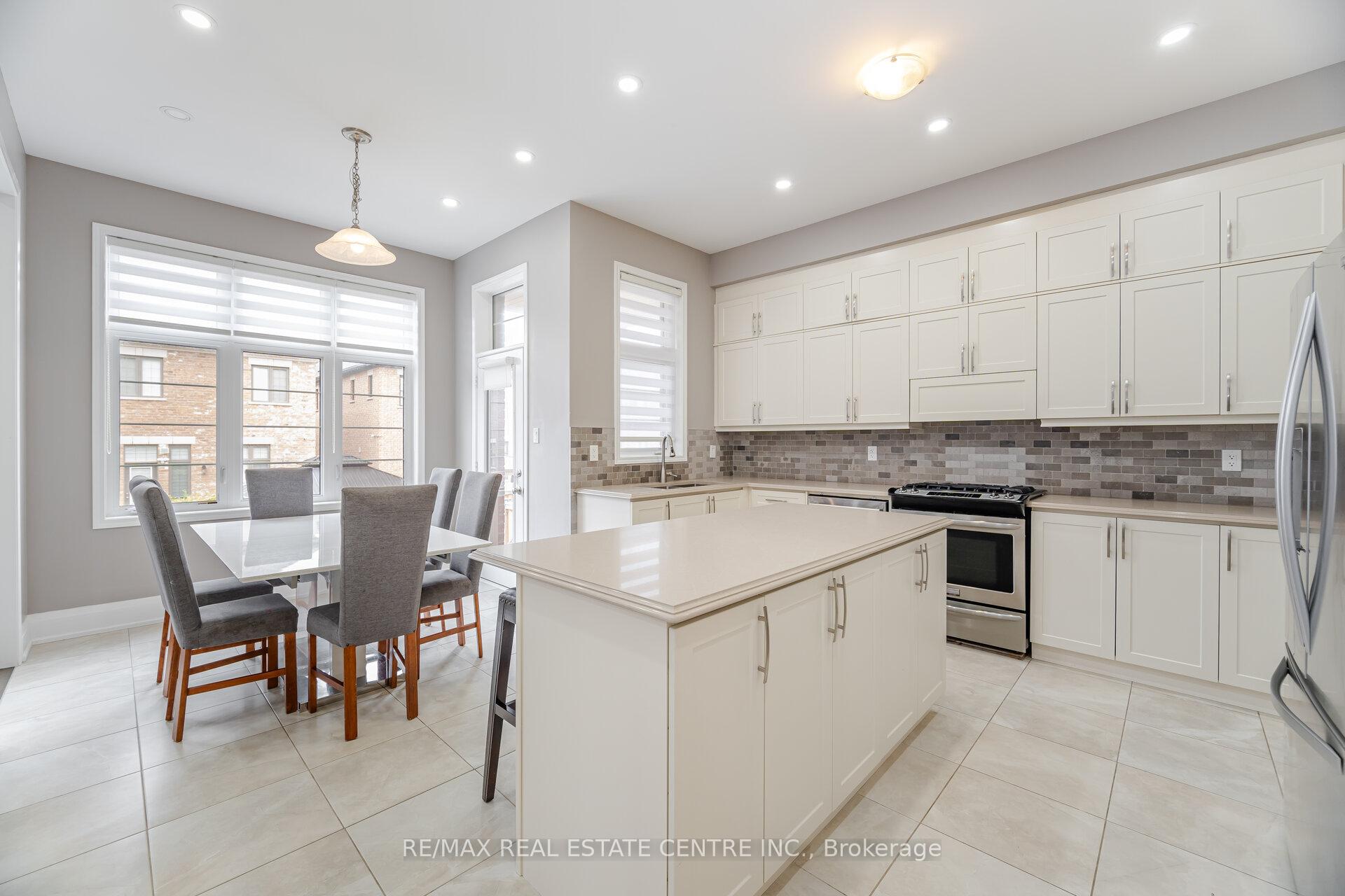 Photo 19 of 21 Arctic Grail Road, Vaughan, Kleinburg — HOMEH