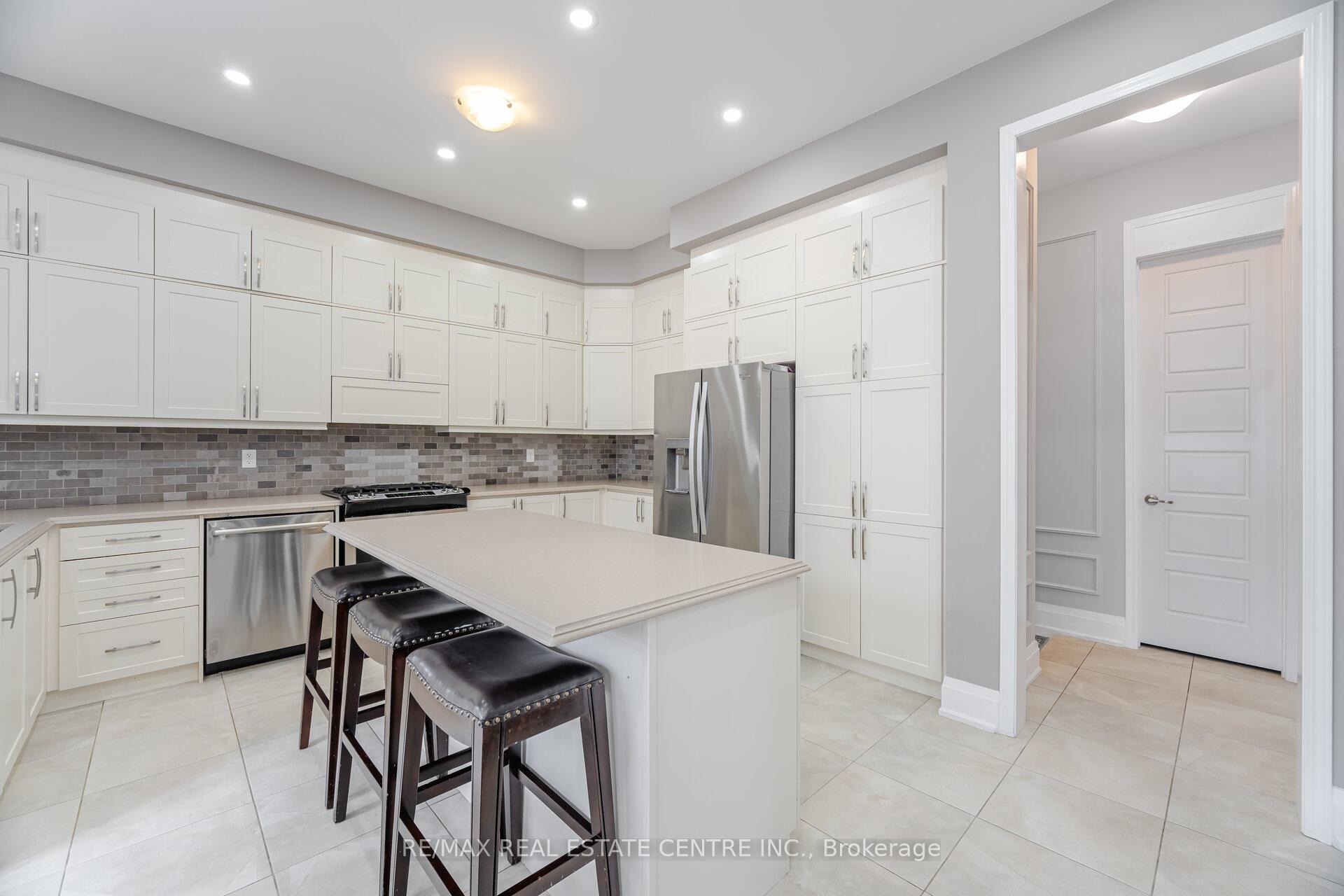 Photo 23 of 21 Arctic Grail Road, Vaughan, Kleinburg — HOMEH