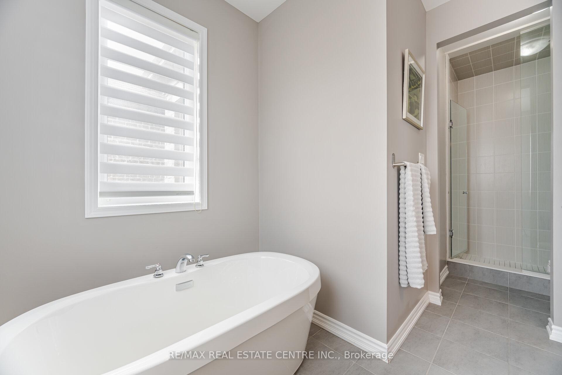 Photo 37 of 21 Arctic Grail Road, Vaughan, Kleinburg — HOMEH