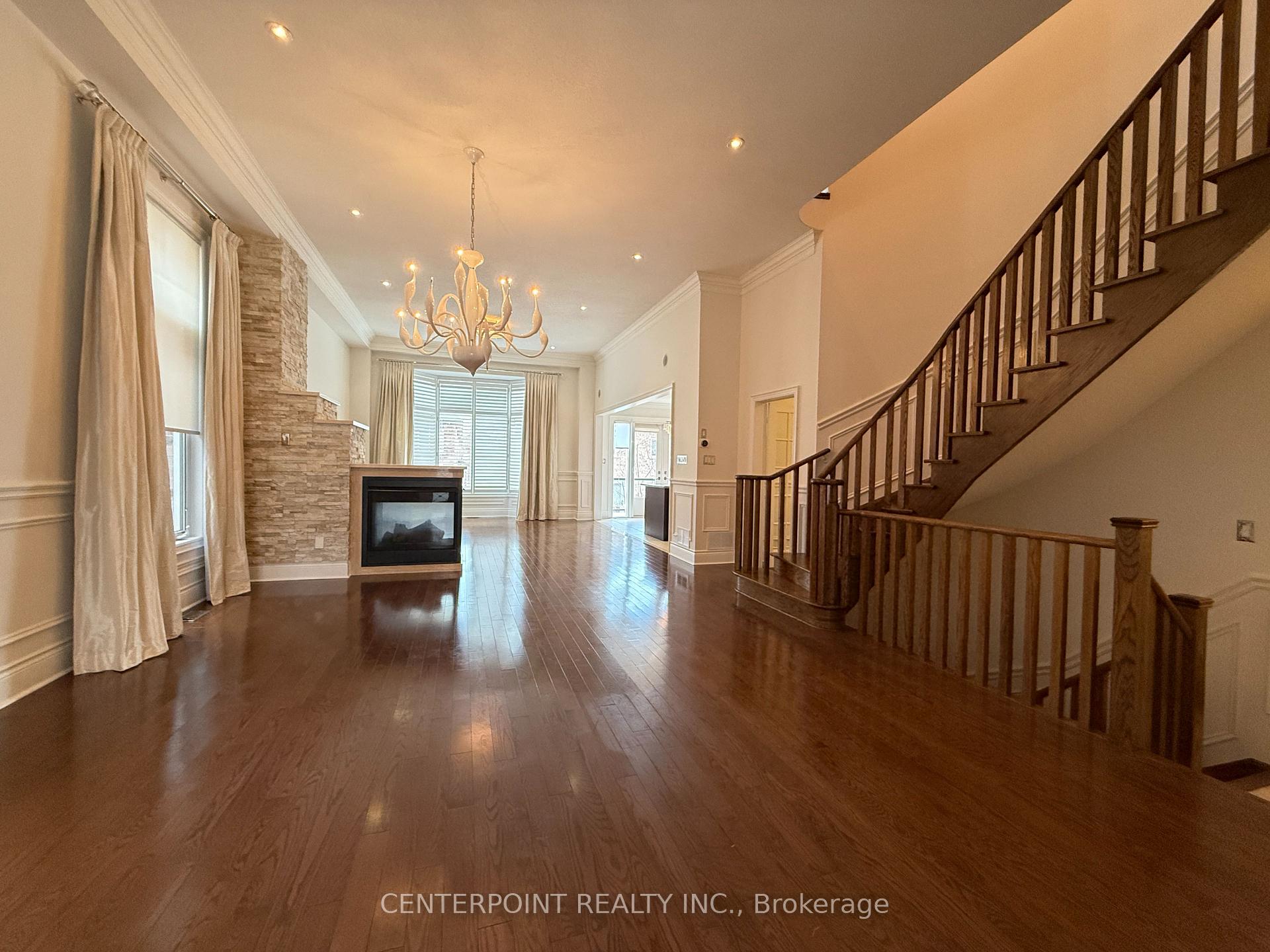 Photo 3 of 15 Chayna Crescent, Vaughan, Patterson — HOMEH