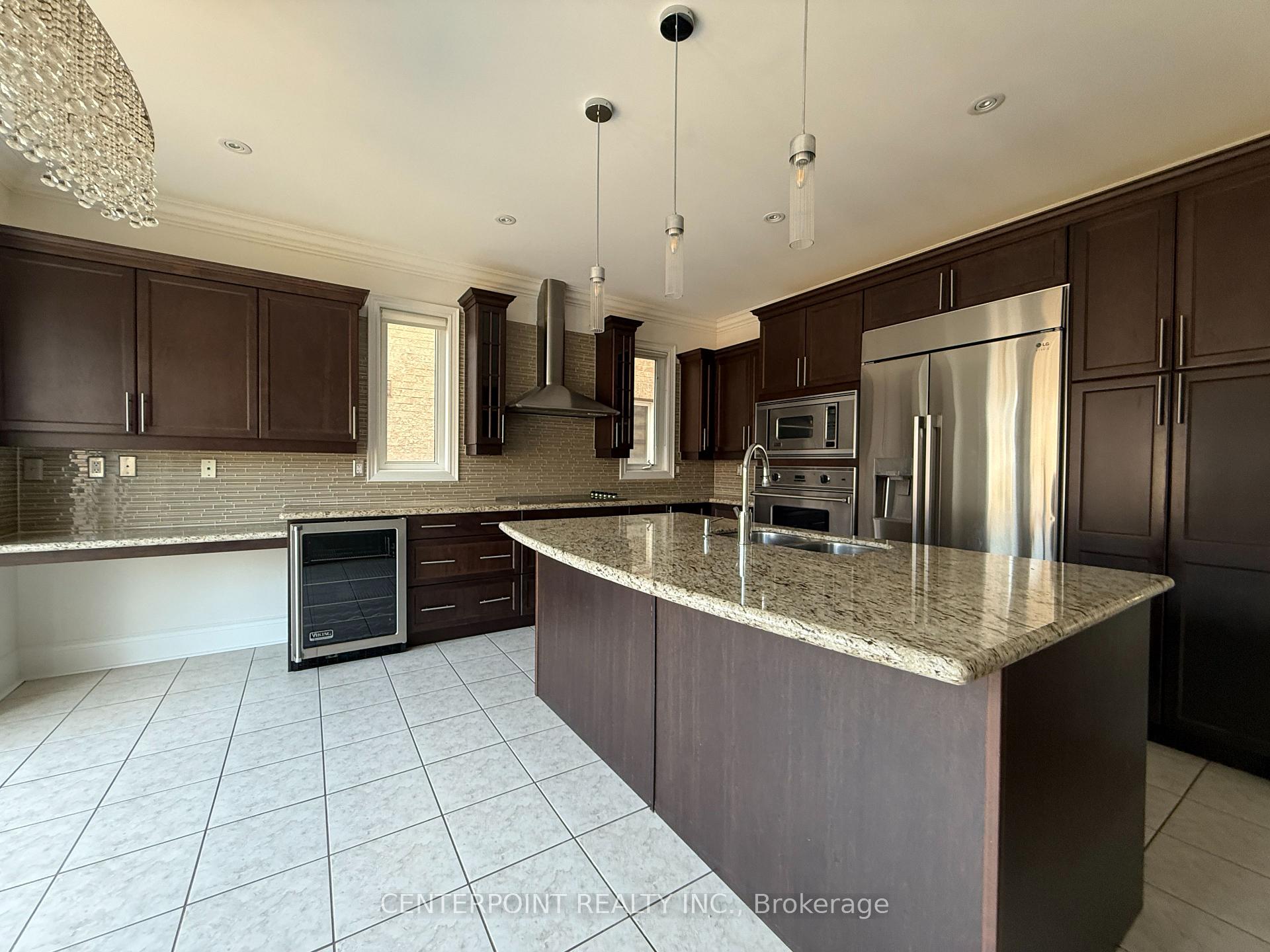 Photo 8 of 15 Chayna Crescent, Vaughan, Patterson — HOMEH