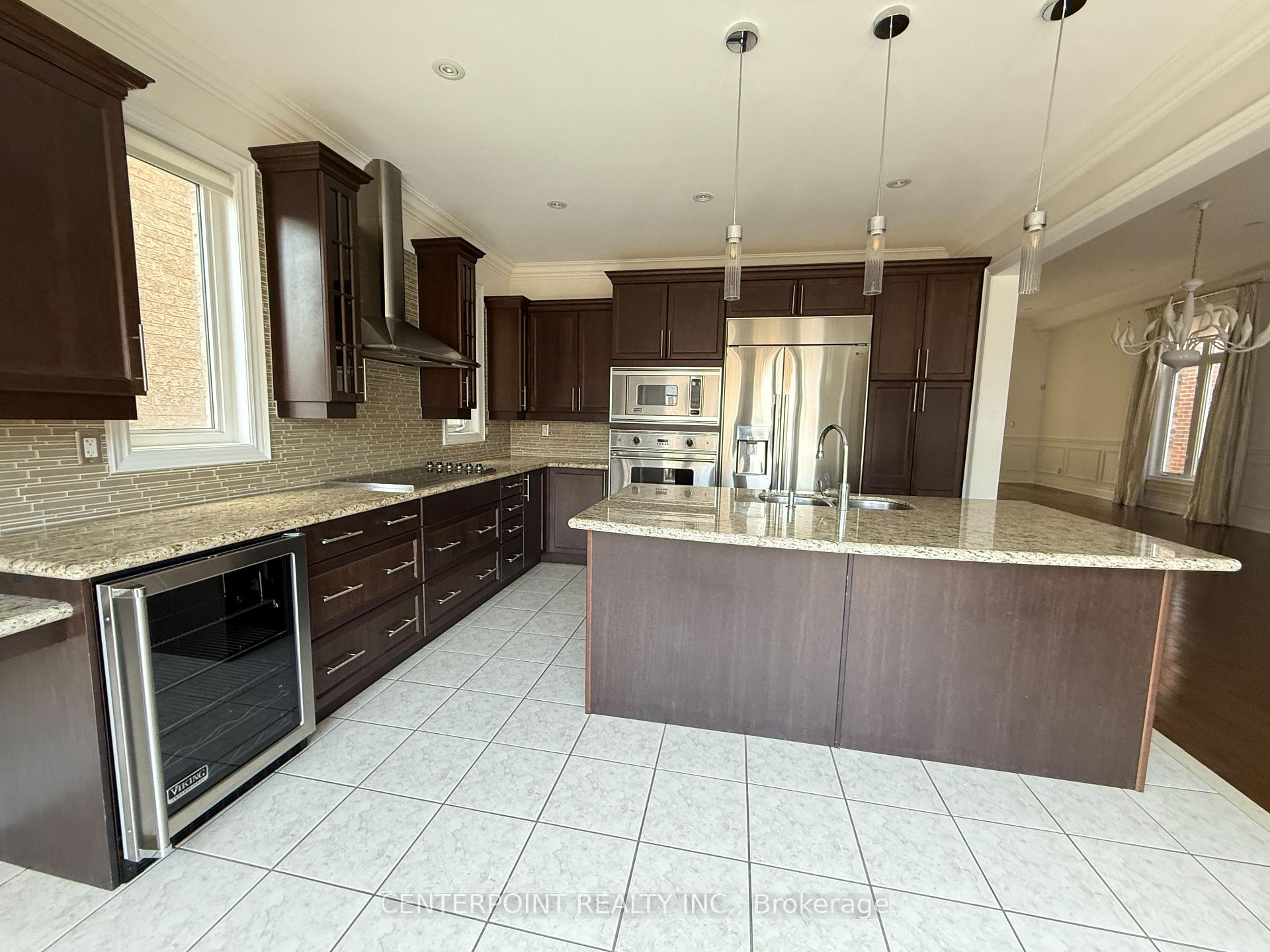 Photo 9 of 15 Chayna Crescent, Vaughan, Patterson — HOMEH