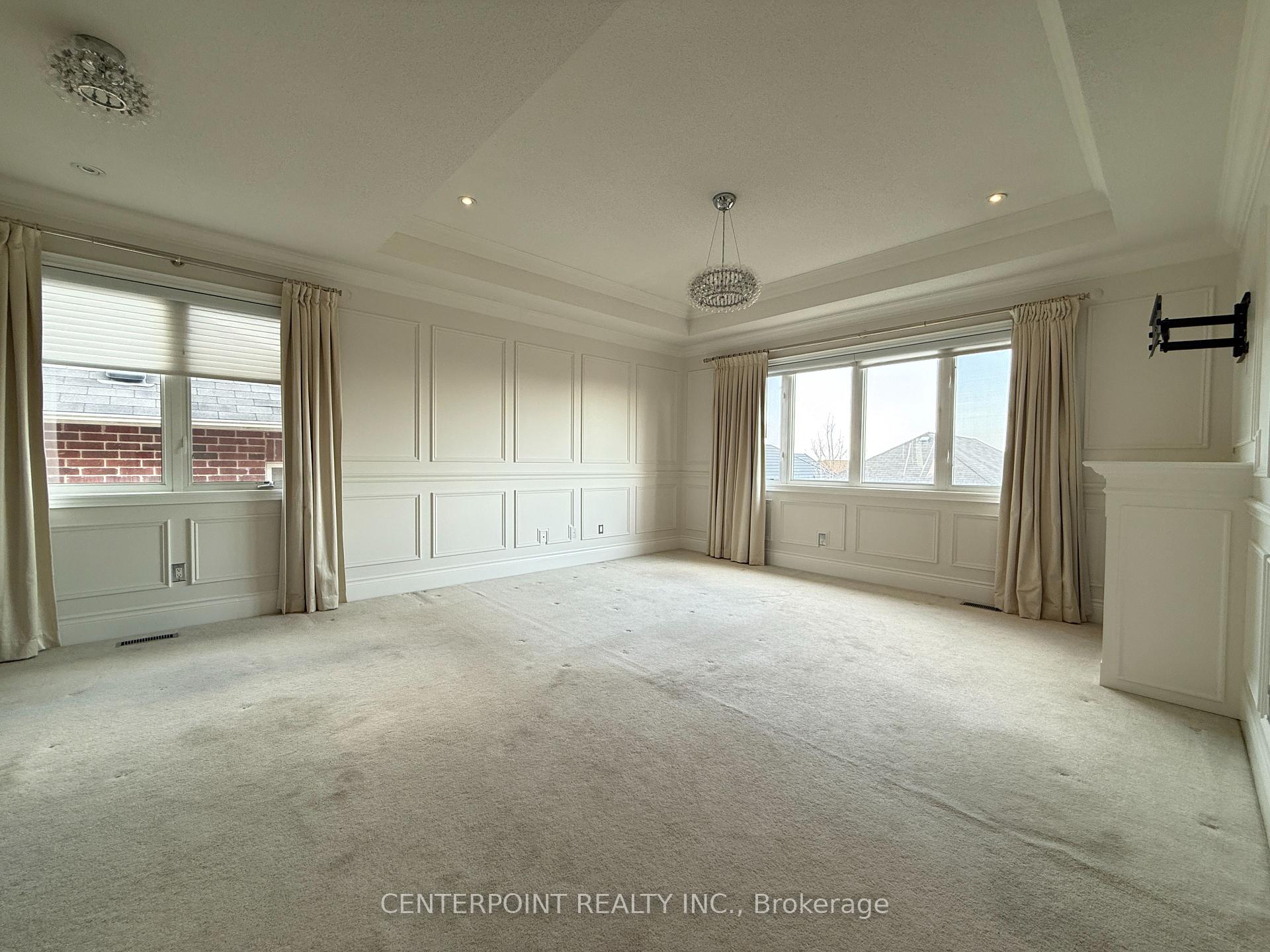 Photo 11 of 15 Chayna Crescent, Vaughan, Patterson — HOMEH