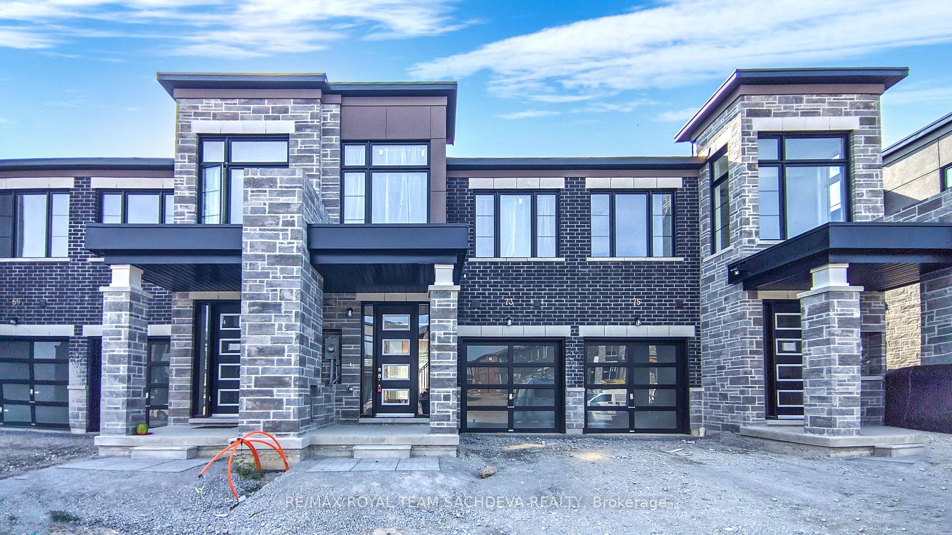 Front of 73 Pine Gate Place