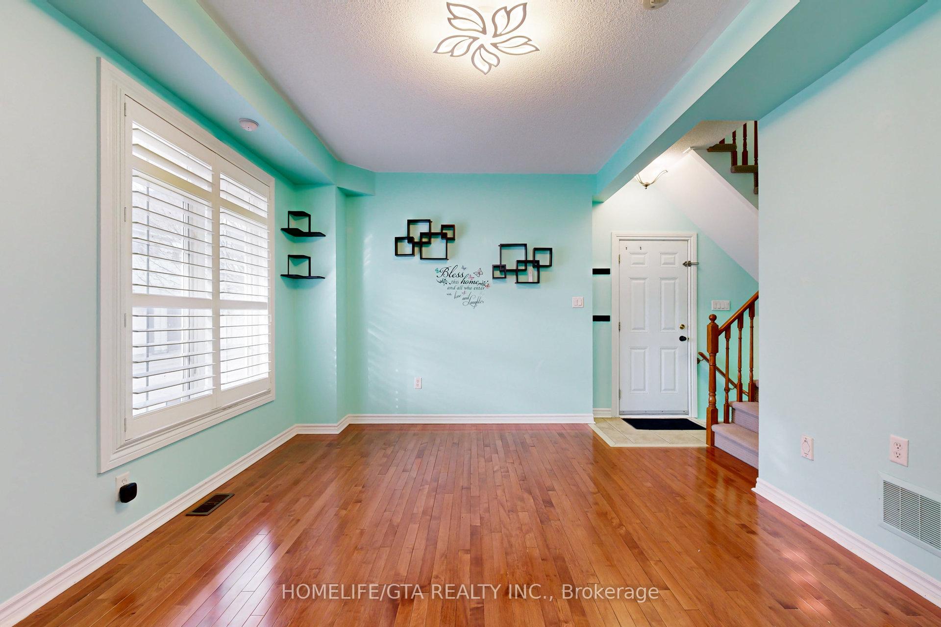 Photo 3 of 10 Wicker Park Way, Whitby, Pringle Creek — HOMEH