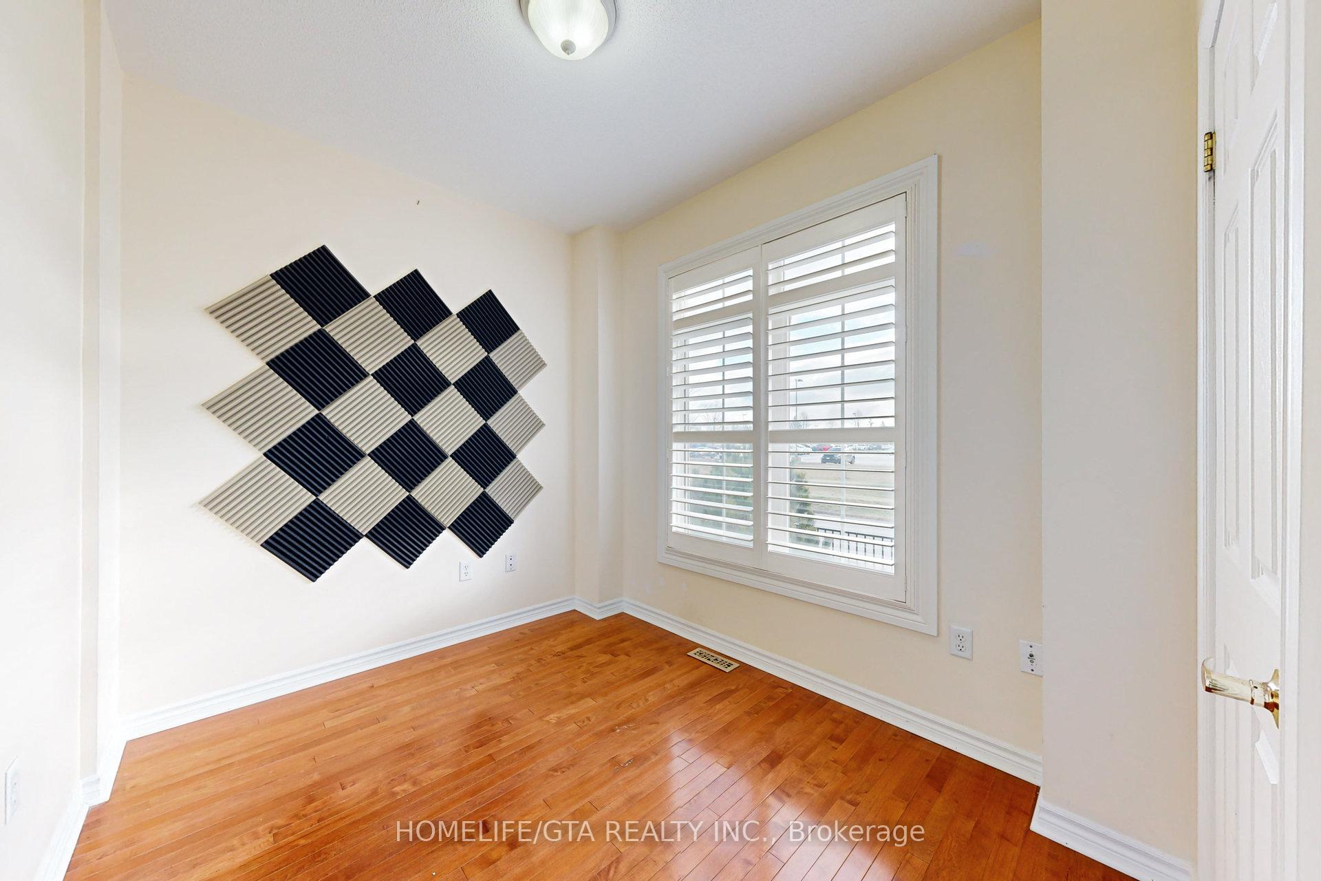 Photo 6 of 10 Wicker Park Way, Whitby, Pringle Creek — HOMEH
