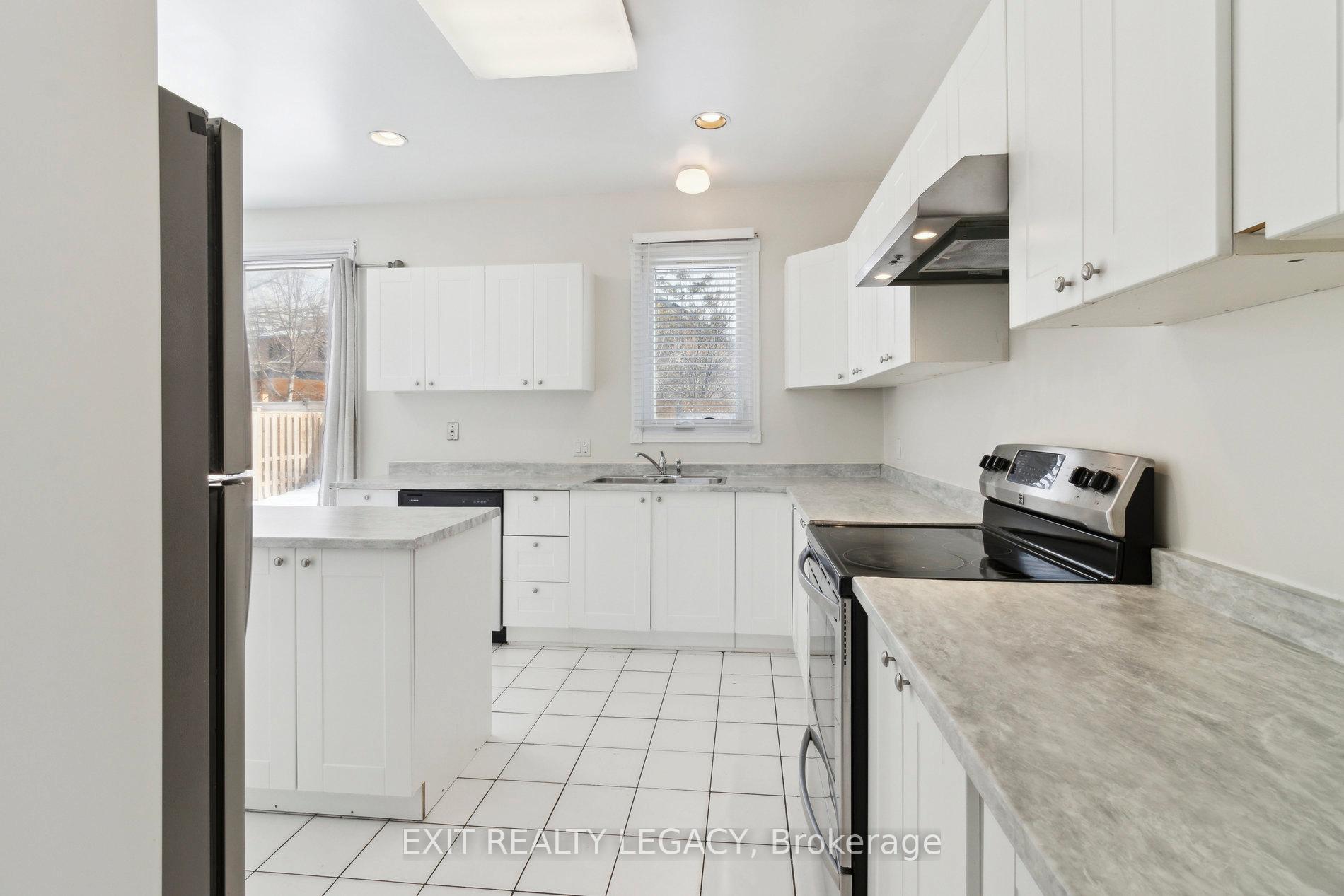 Photo 8 of 122 Ventura Way, Vaughan, Beverley Glen — HOMEH
