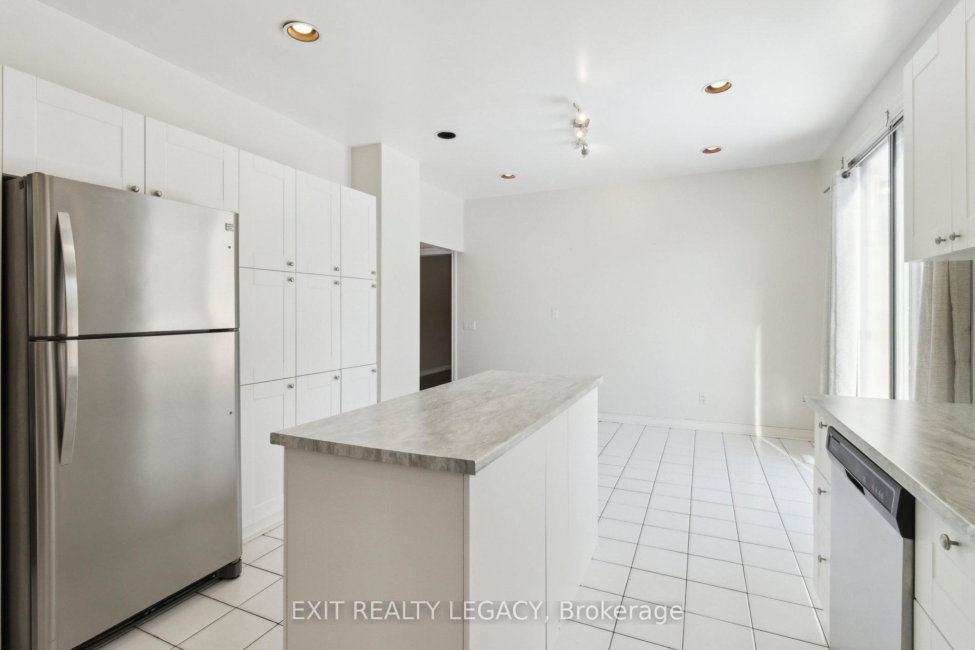 Photo 10 of 122 Ventura Way, Vaughan, Beverley Glen — HOMEH