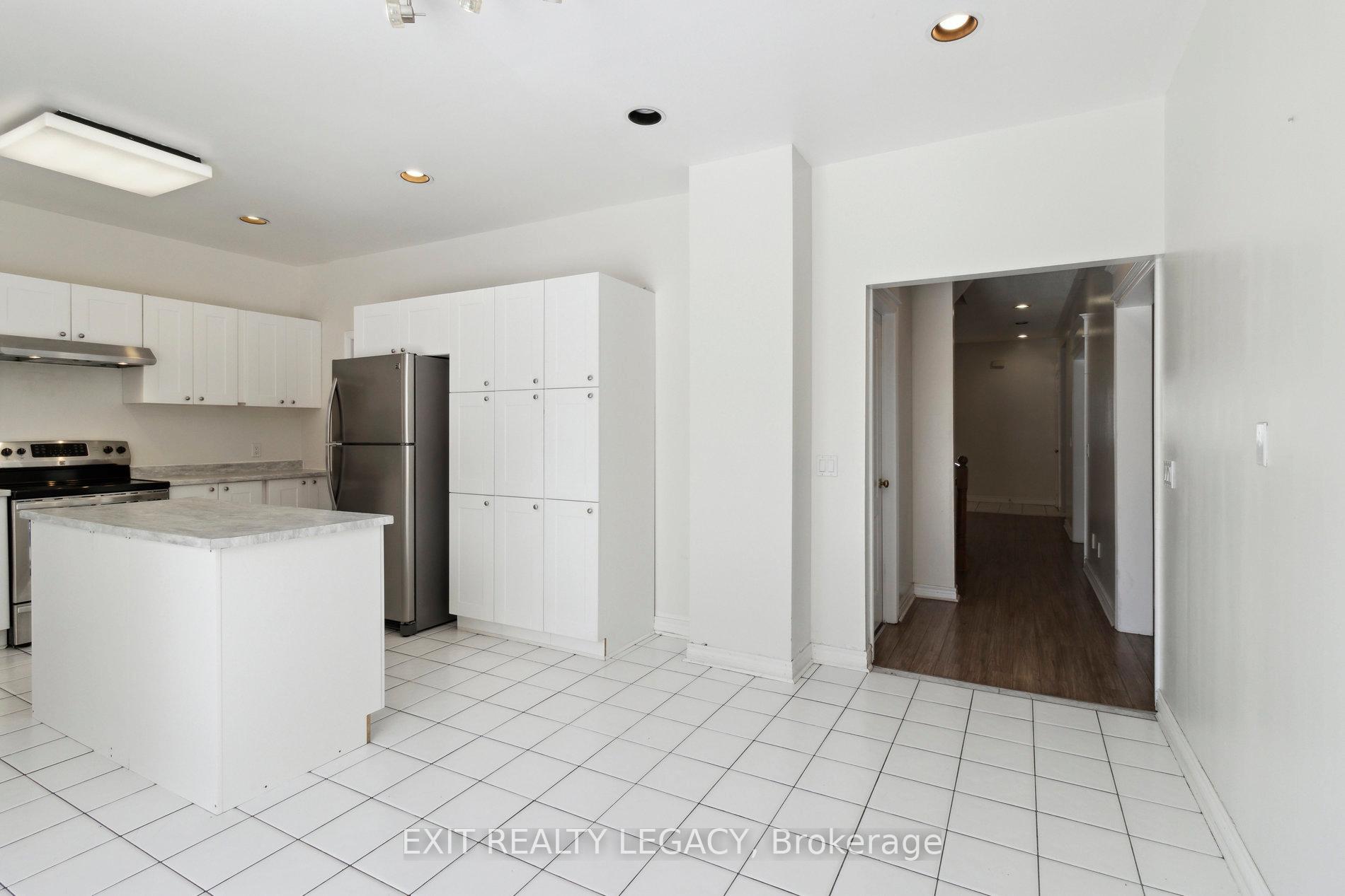 Photo 11 of 122 Ventura Way, Vaughan, Beverley Glen — HOMEH