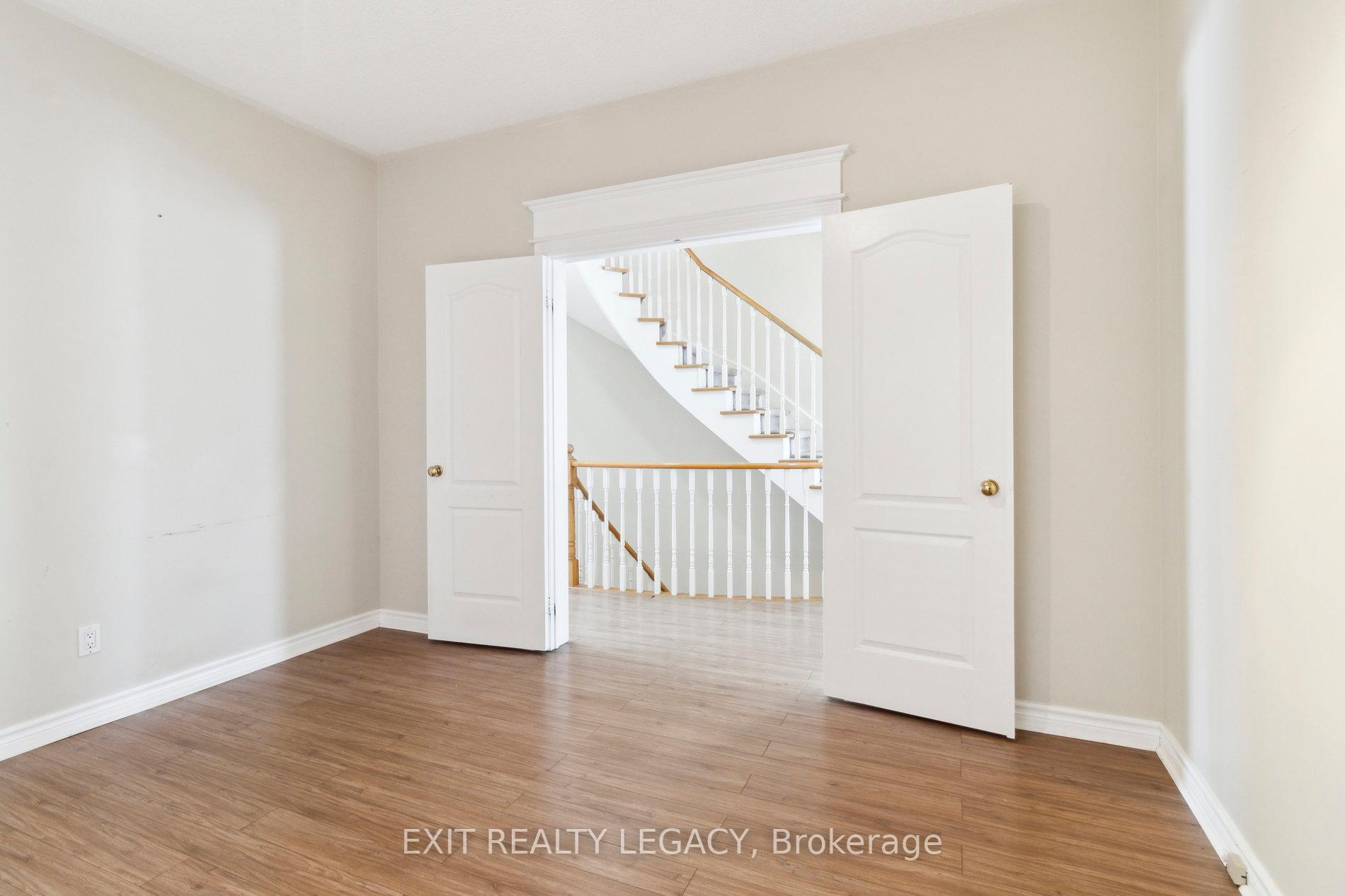 Photo 17 of 122 Ventura Way, Vaughan, Beverley Glen — HOMEH