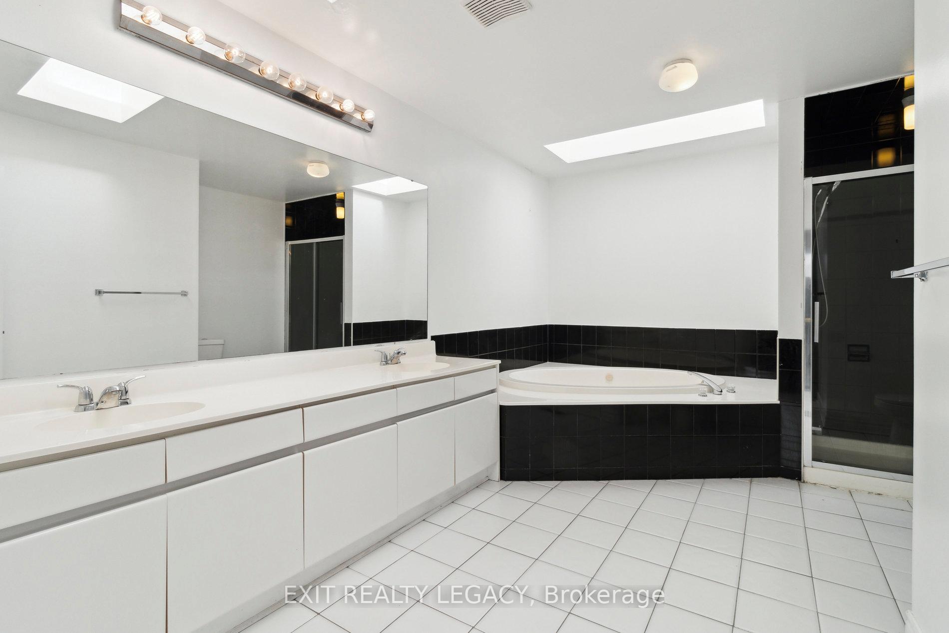 Photo 24 of 122 Ventura Way, Vaughan, Beverley Glen — HOMEH