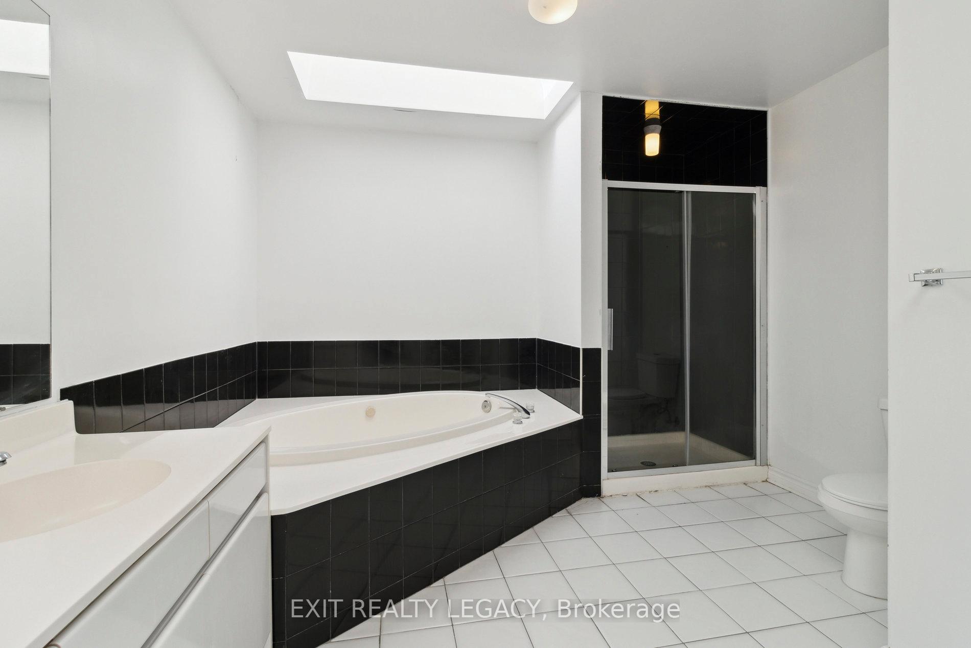 Photo 25 of 122 Ventura Way, Vaughan, Beverley Glen — HOMEH