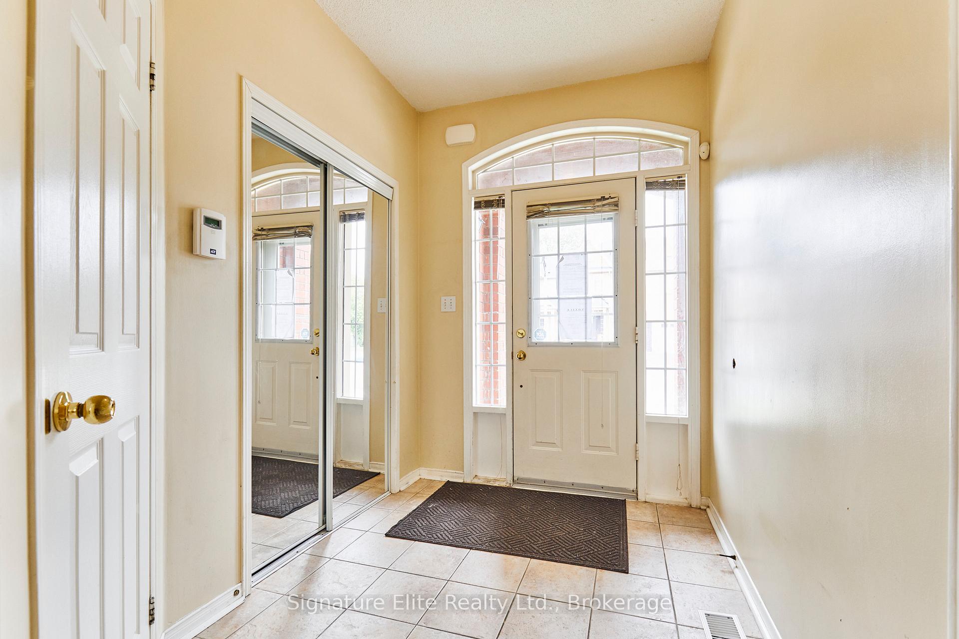 Photo 3 of 112 Stokely Crescent, Whitby, Downtown Whitby — HOMEH