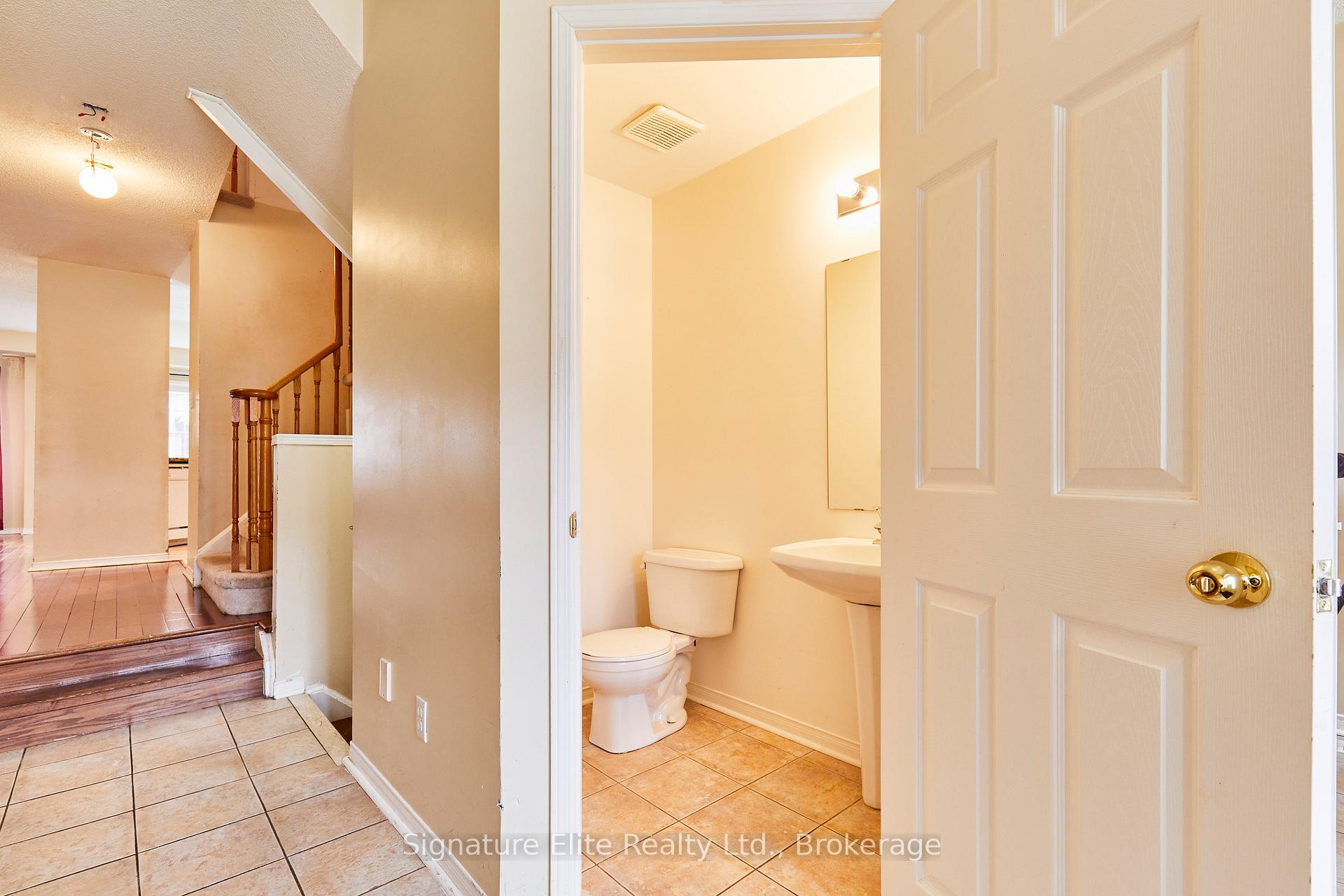 Photo 4 of 112 Stokely Crescent, Whitby, Downtown Whitby — HOMEH