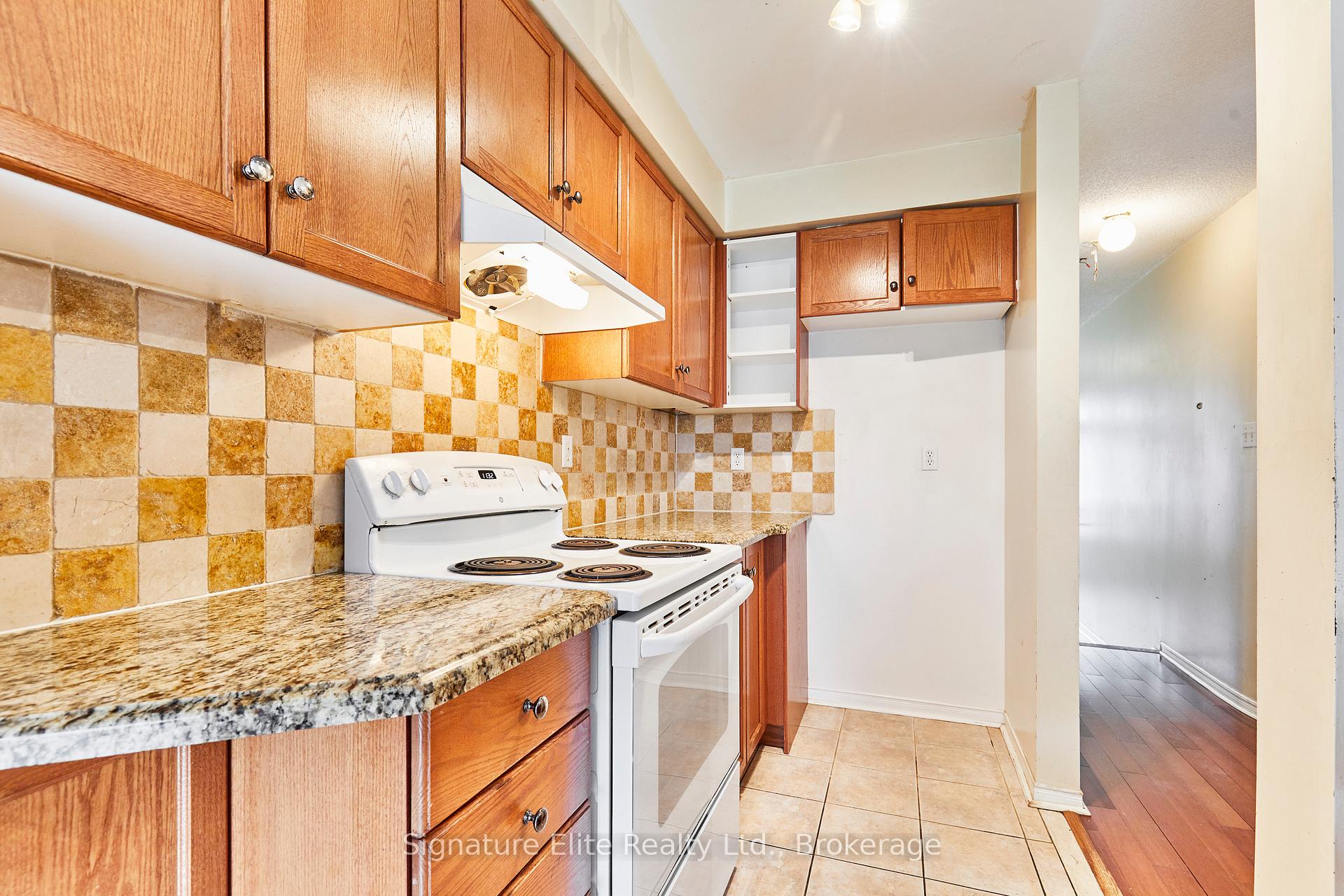 Photo 10 of 112 Stokely Crescent, Whitby, Downtown Whitby — HOMEH