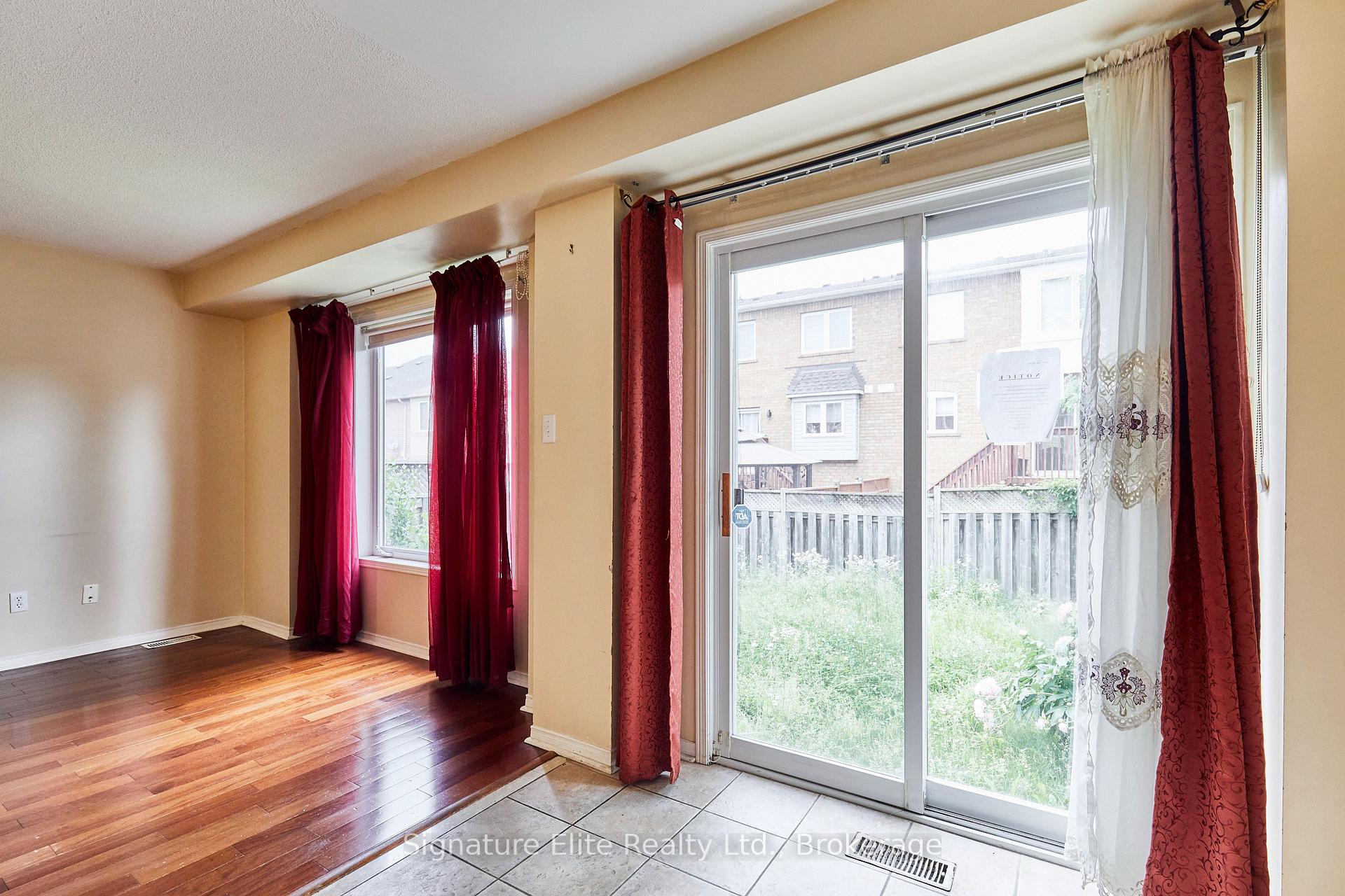 Photo 12 of 112 Stokely Crescent, Whitby, Downtown Whitby — HOMEH