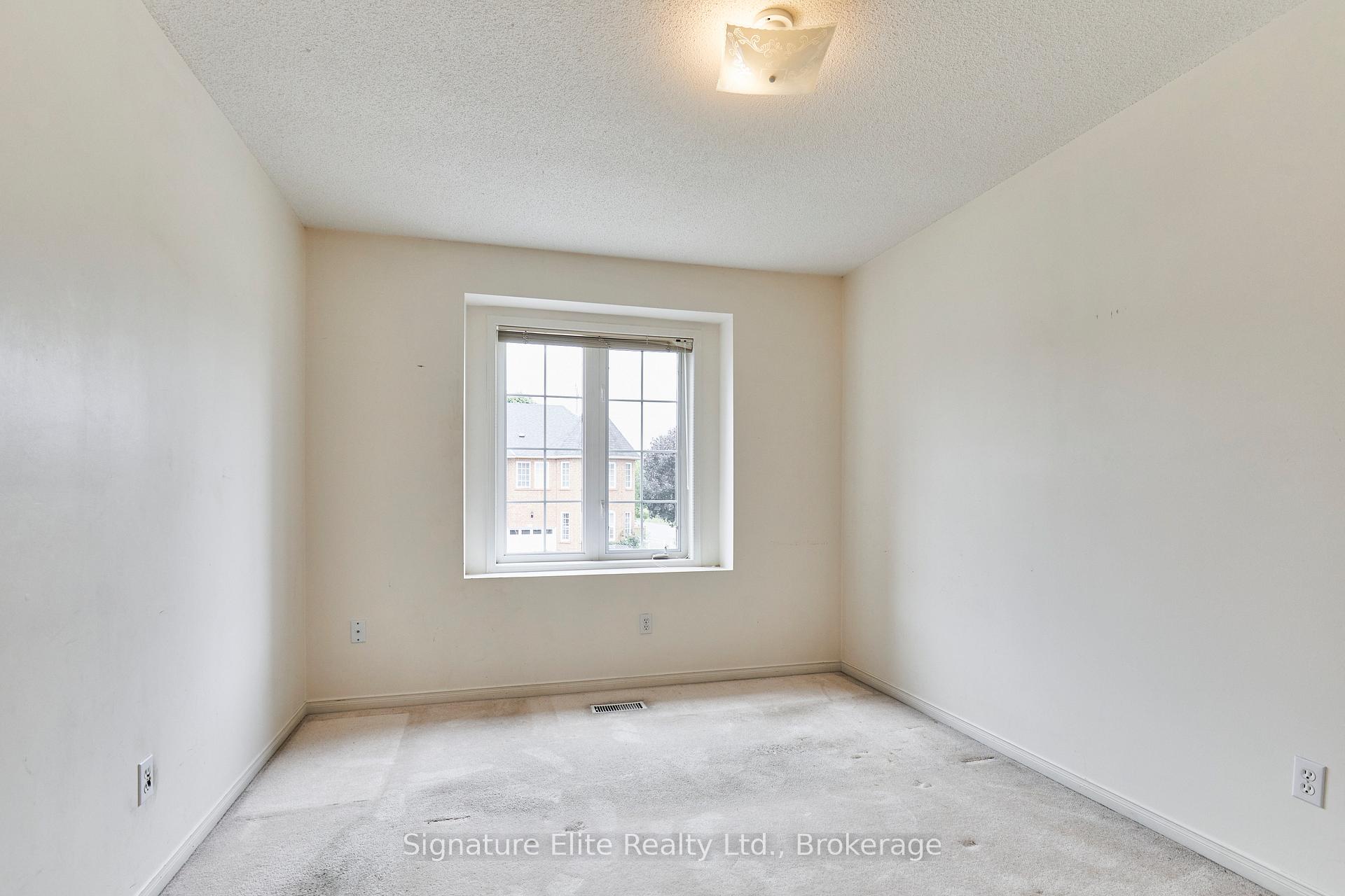 Photo 22 of 112 Stokely Crescent, Whitby, Downtown Whitby — HOMEH