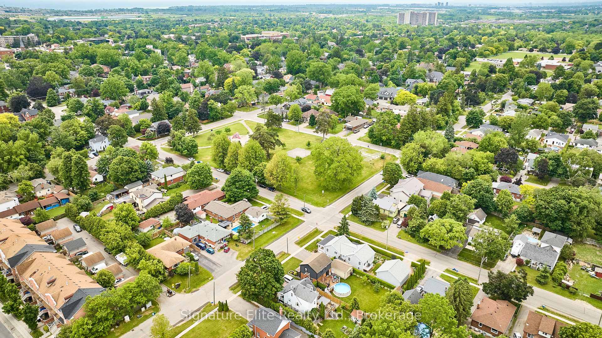 Photo 29 of 112 Stokely Crescent, Whitby, Downtown Whitby — HOMEH