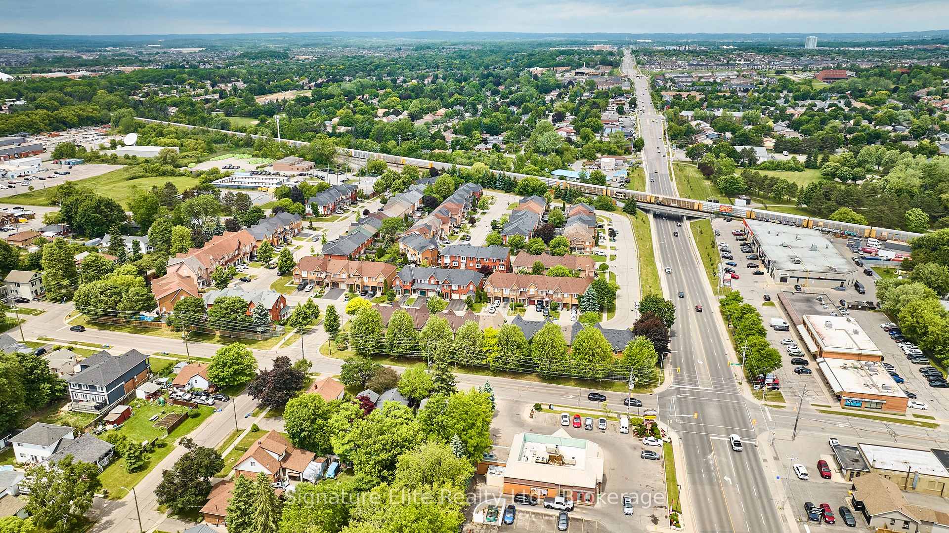 Photo 30 of 112 Stokely Crescent, Whitby, Downtown Whitby — HOMEH