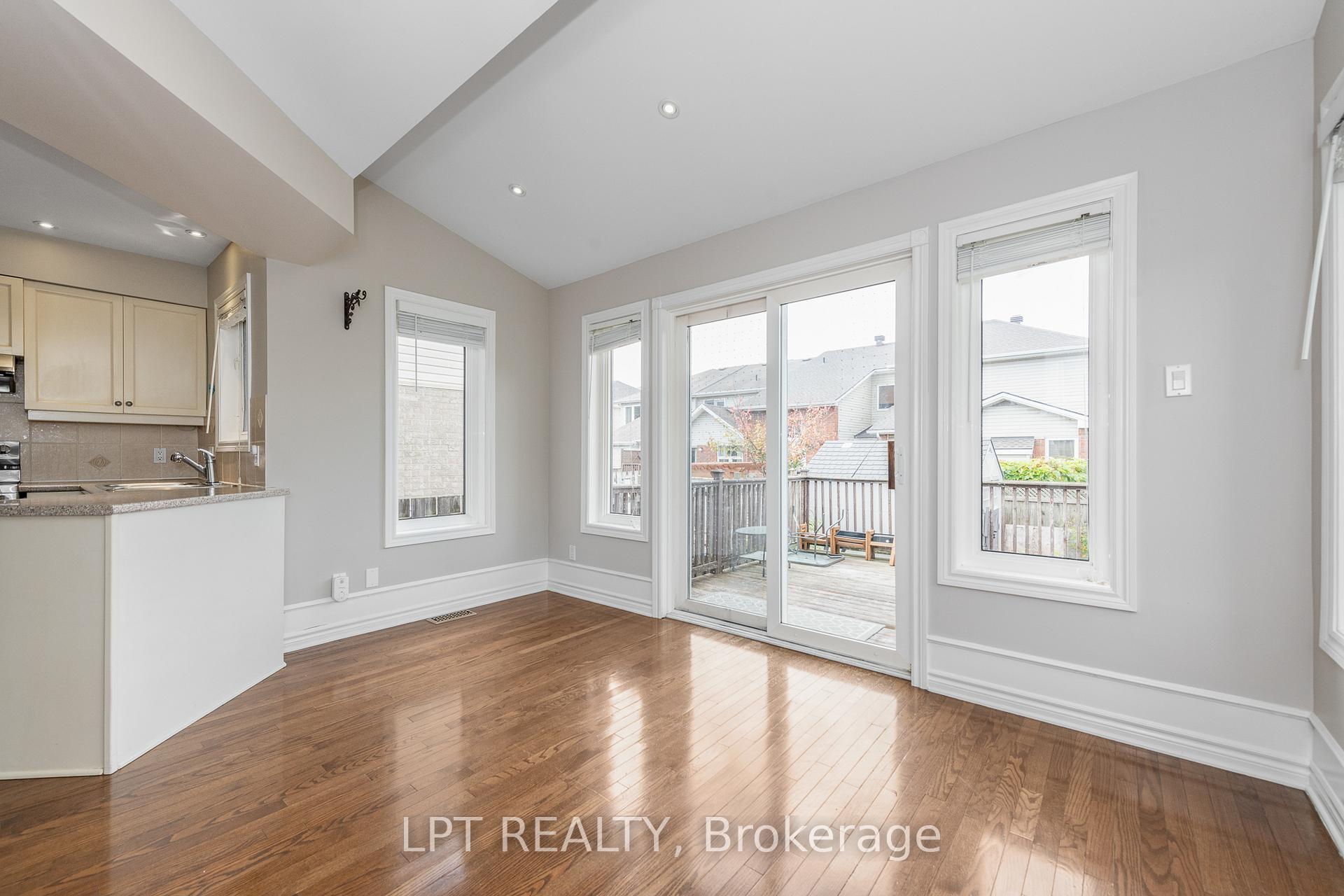 Photo 14 of 805 Schooner Crescent, Ottawa, Riverside South/Gloucester Glen — HOMEH