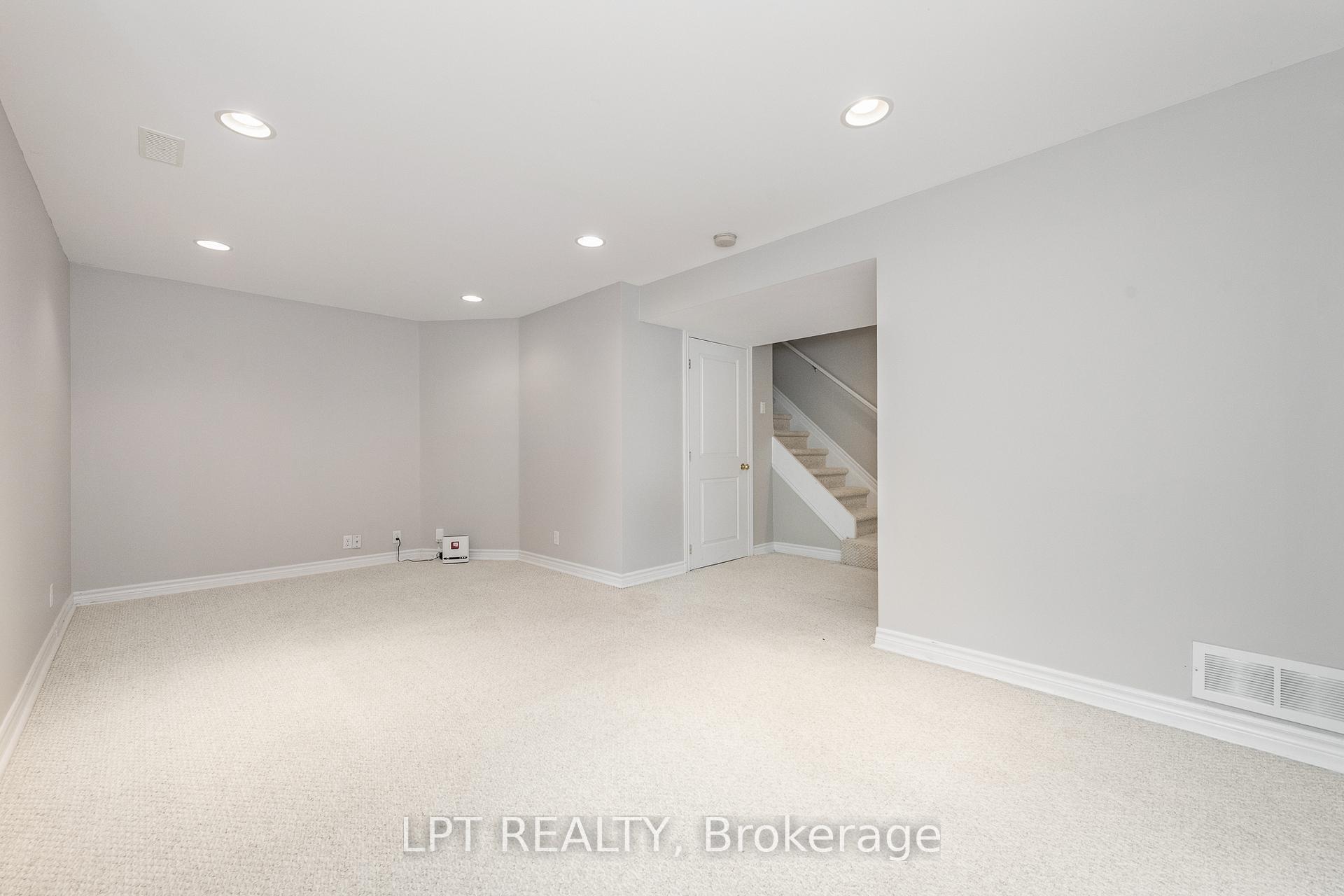 Photo 33 of 805 Schooner Crescent, Ottawa, Riverside South/Gloucester Glen — HOMEH
