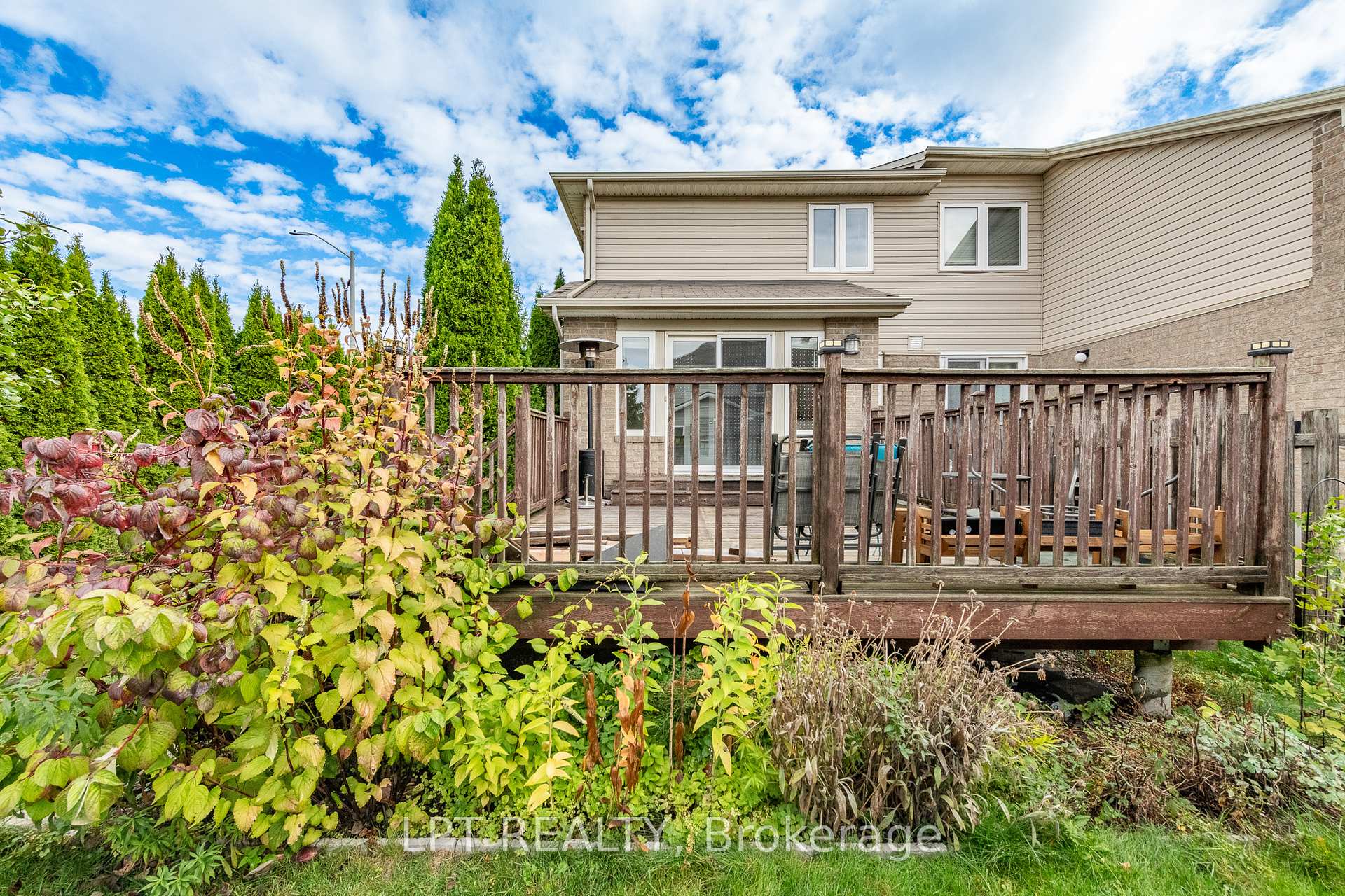 Photo 34 of 805 Schooner Crescent, Ottawa, Riverside South/Gloucester Glen — HOMEH