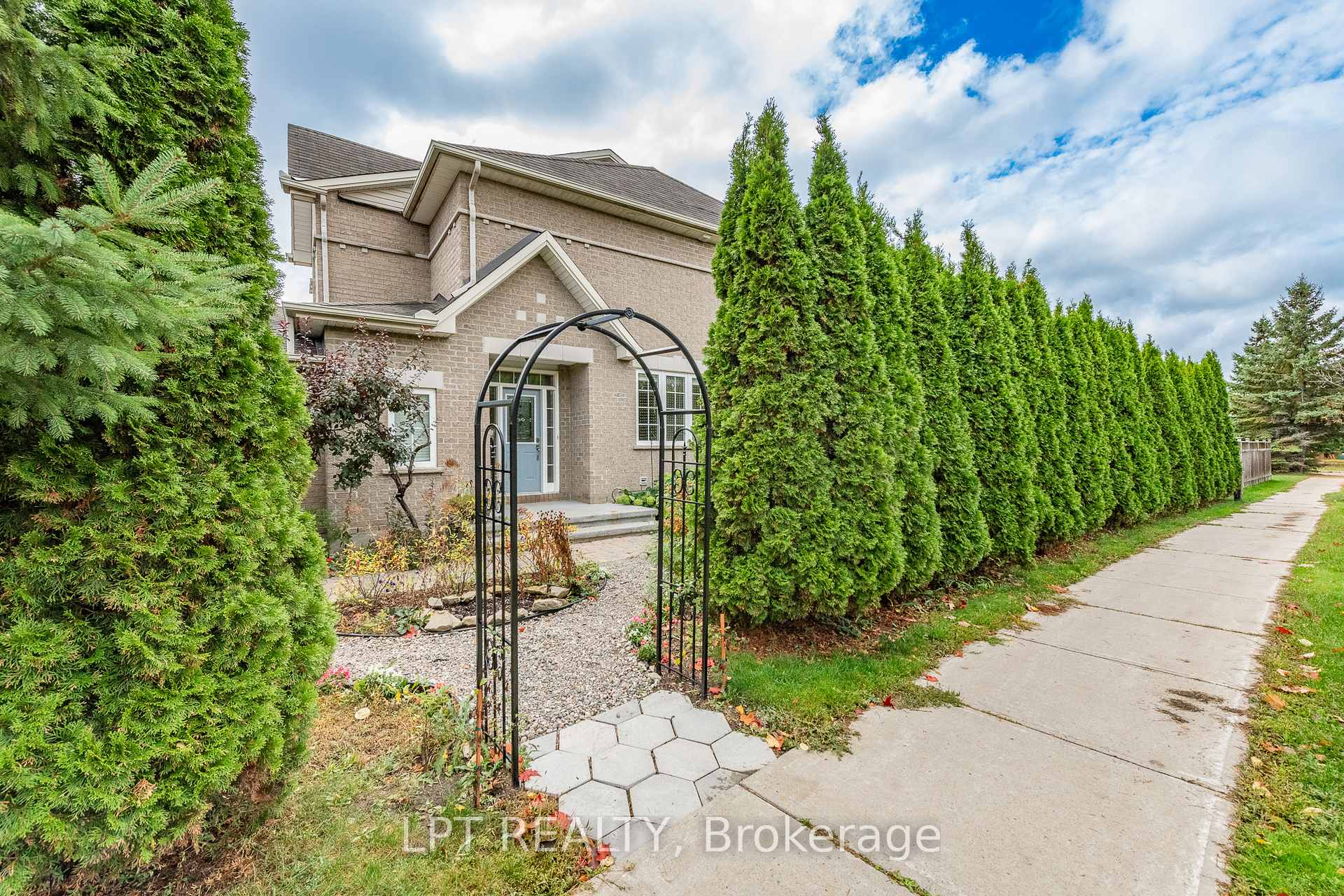 Photo 42 of 805 Schooner Crescent, Ottawa, Riverside South/Gloucester Glen — HOMEH