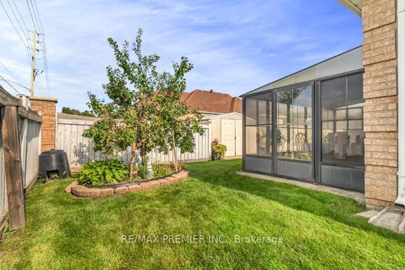 Photo 12 of 3 Avro Road, Vaughan, Maple — HOMEH