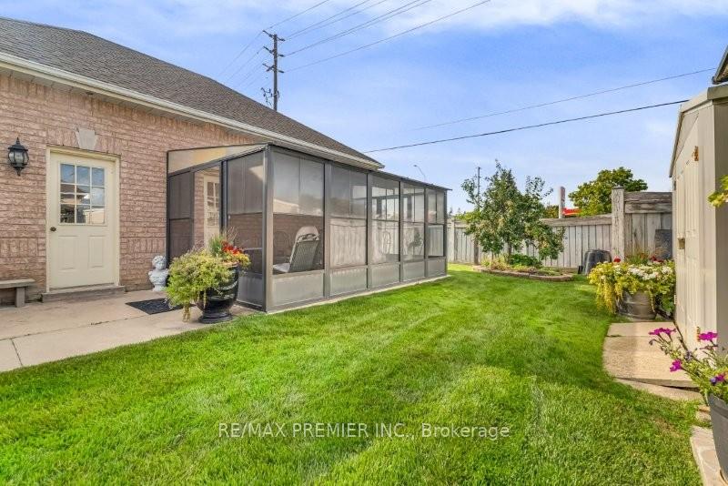 Photo 13 of 3 Avro Road, Vaughan, Maple — HOMEH