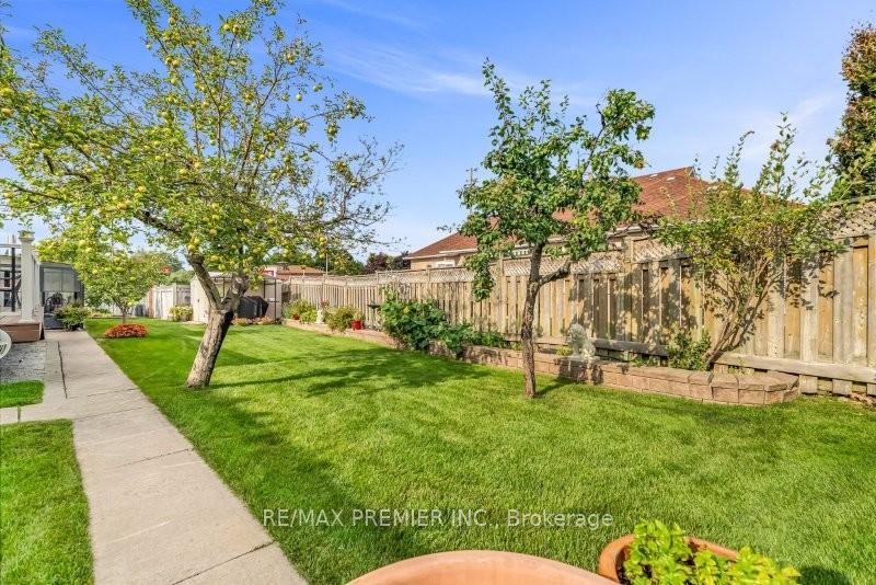 Photo 18 of 3 Avro Road, Vaughan, Maple — HOMEH