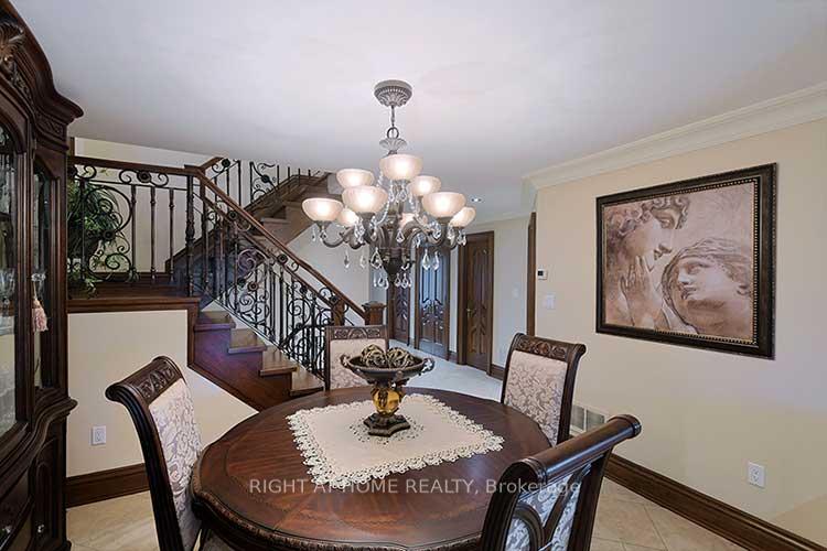 Photo 11 of 166 Royalpark Way, Vaughan, Elder Mills — HOMEH