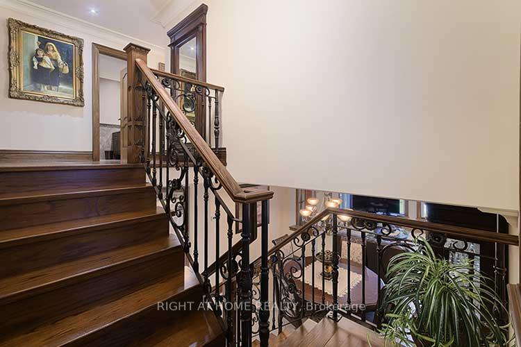 Photo 14 of 166 Royalpark Way, Vaughan, Elder Mills — HOMEH