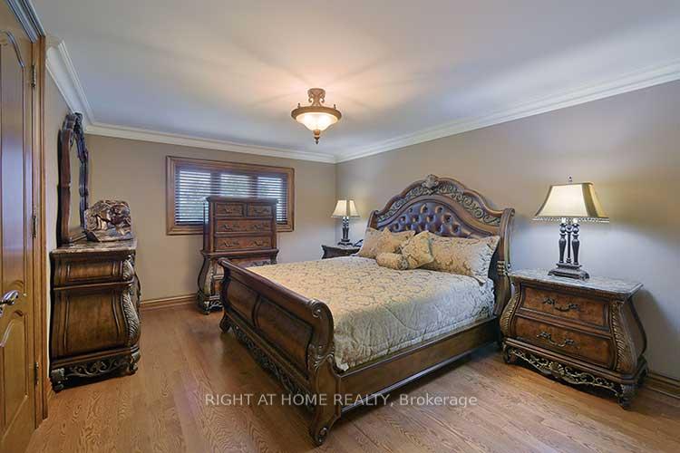 Photo 15 of 166 Royalpark Way, Vaughan, Elder Mills — HOMEH
