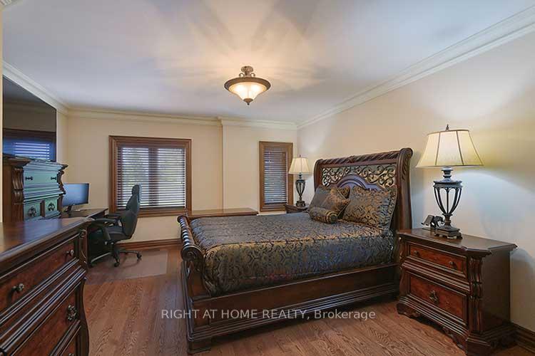 Photo 19 of 166 Royalpark Way, Vaughan, Elder Mills — HOMEH