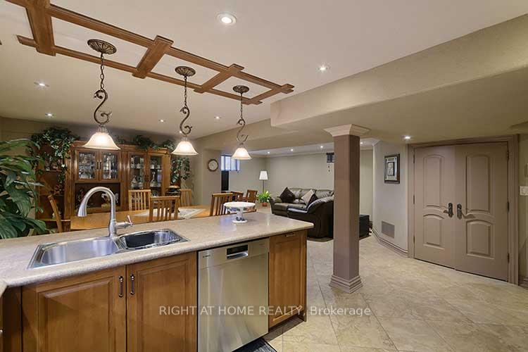 Photo 21 of 166 Royalpark Way, Vaughan, Elder Mills — HOMEH