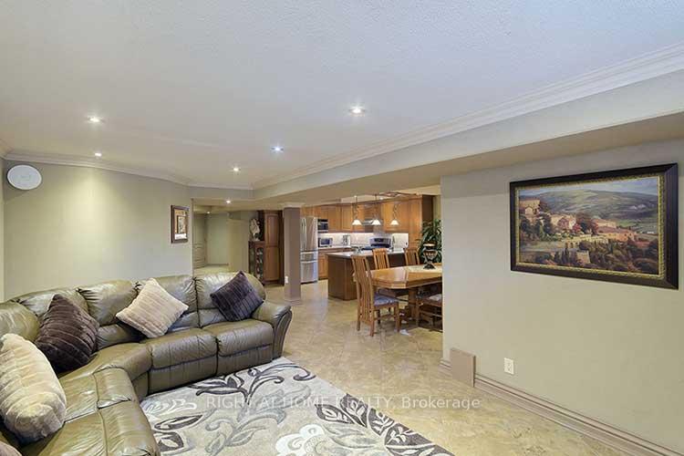 Photo 23 of 166 Royalpark Way, Vaughan, Elder Mills — HOMEH