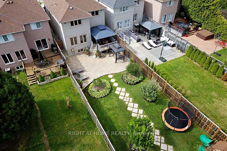 Photo 25 of 166 Royalpark Way, Vaughan, Elder Mills — HOMEH