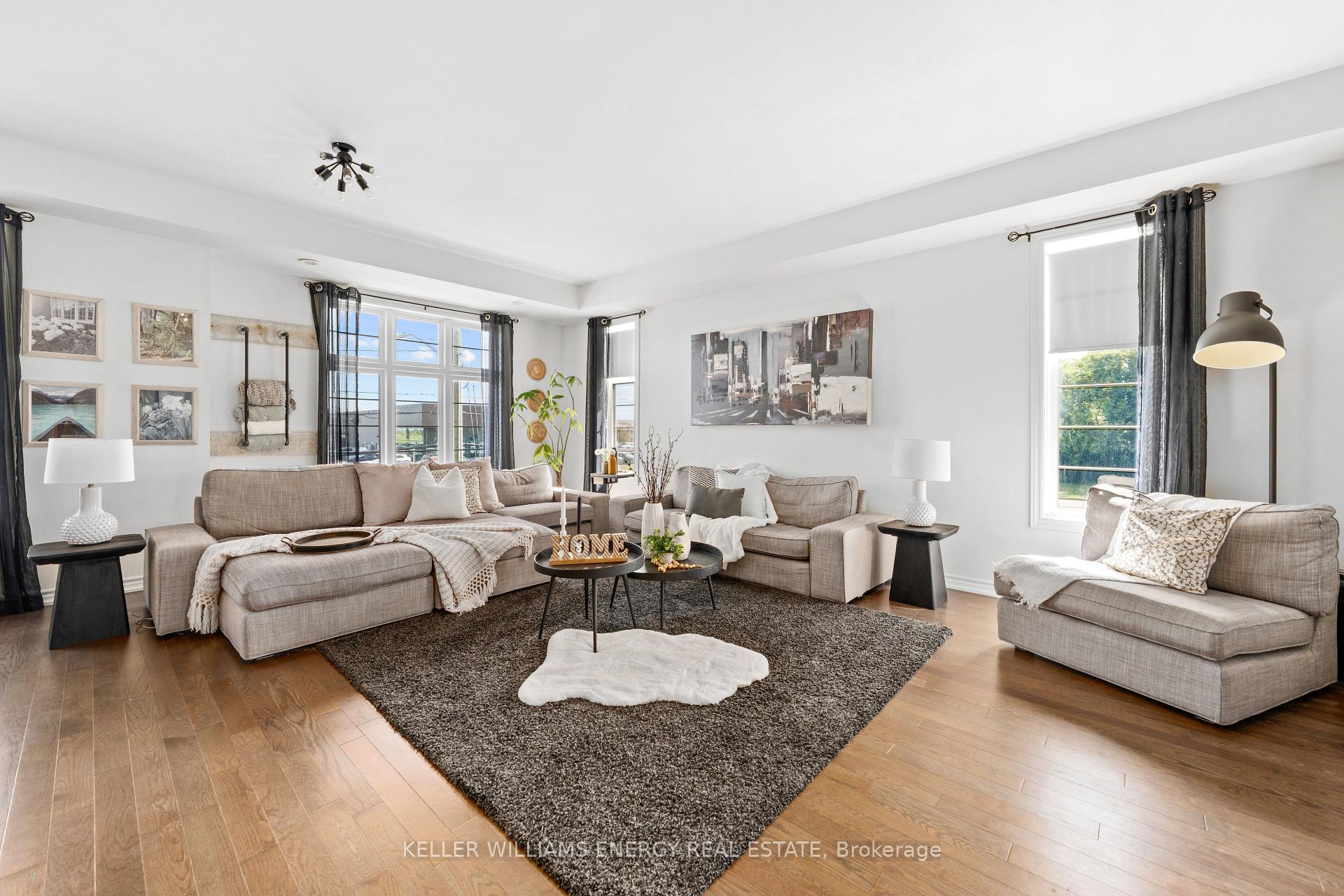 Photo 9 of 3 Cornerside Way, Whitby, Brooklin — HOMEH