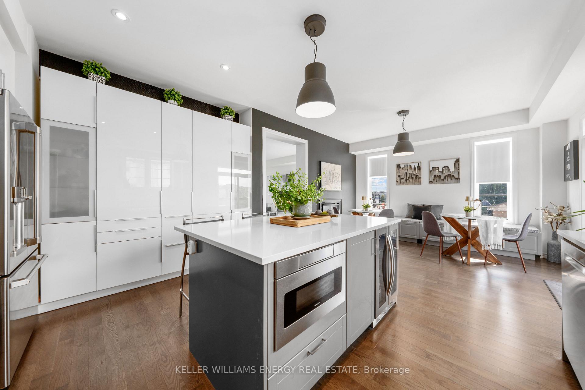 Photo 11 of 3 Cornerside Way, Whitby, Brooklin — HOMEH