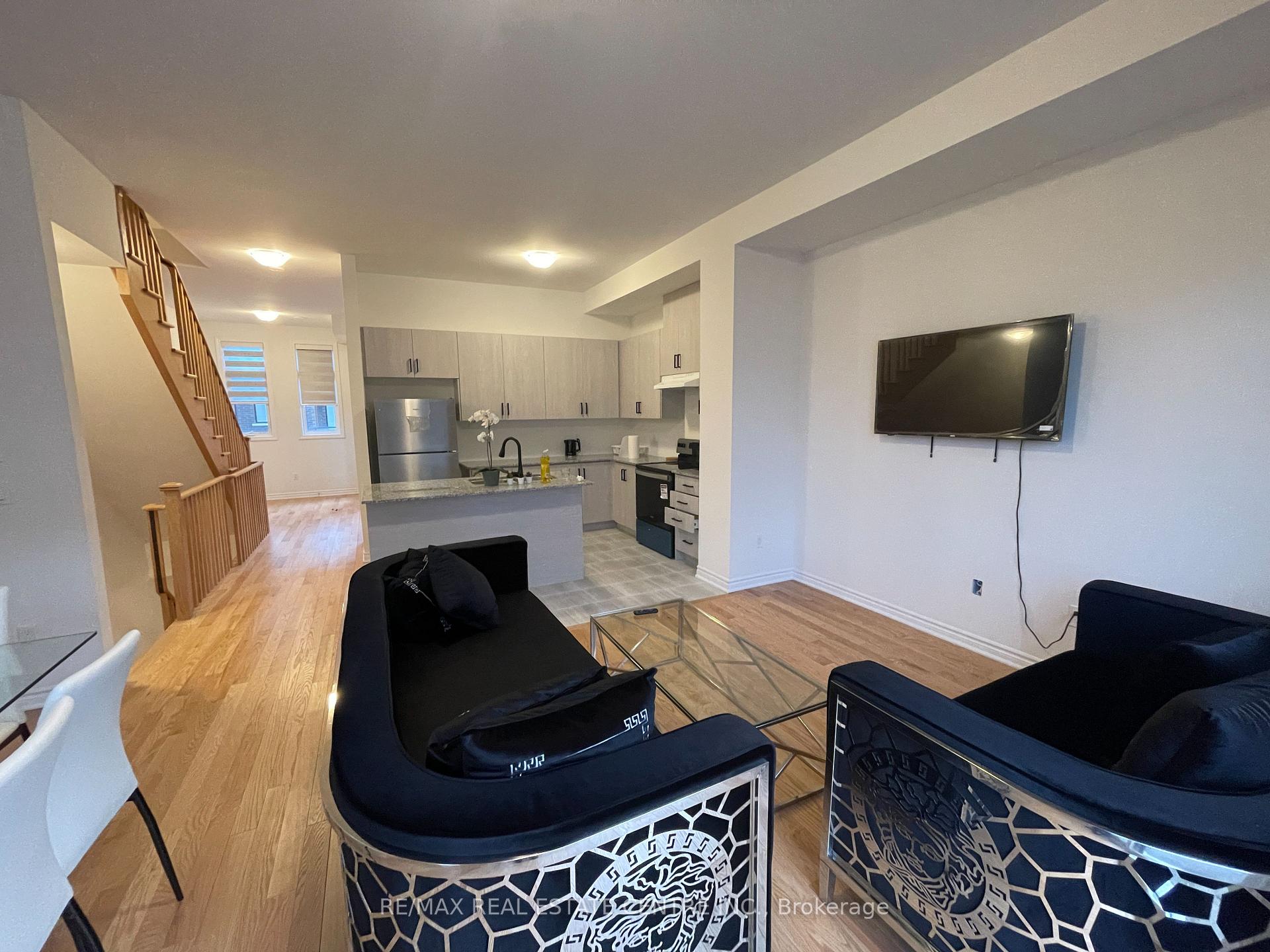 Photo 14 of 38 Quilico Road, Vaughan, Elder Mills — HOMEH
