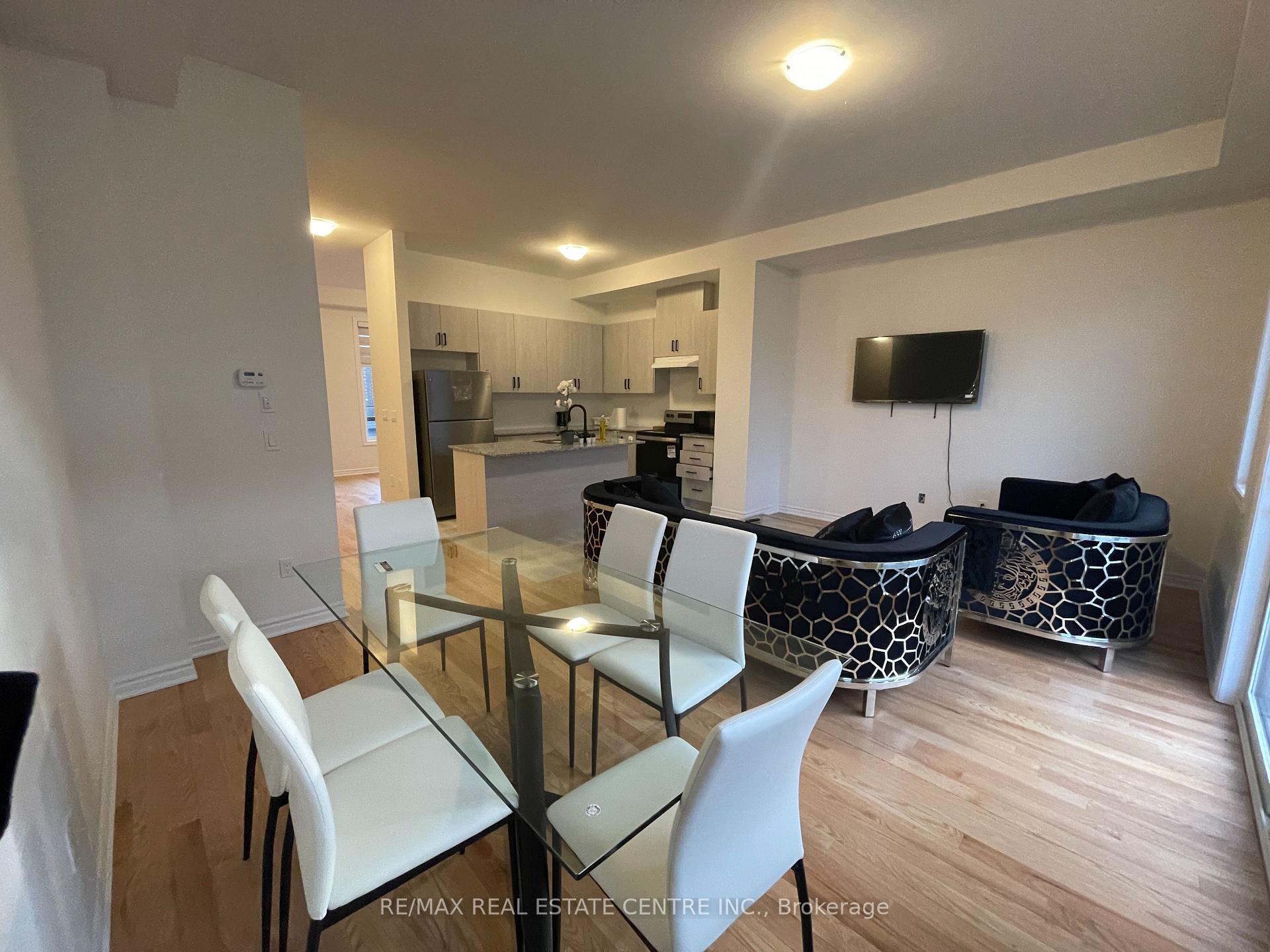 Photo 15 of 38 Quilico Road, Vaughan, Elder Mills — HOMEH