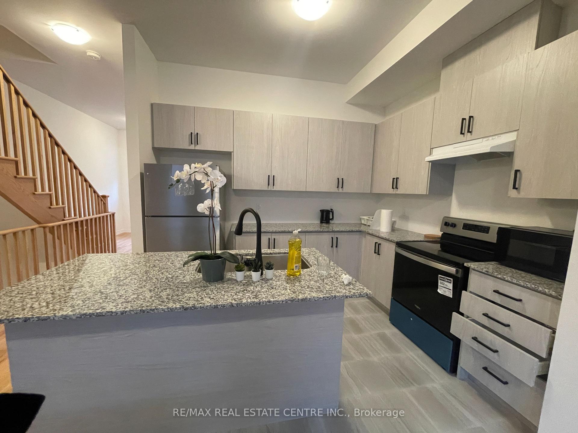 Photo 16 of 38 Quilico Road, Vaughan, Elder Mills — HOMEH