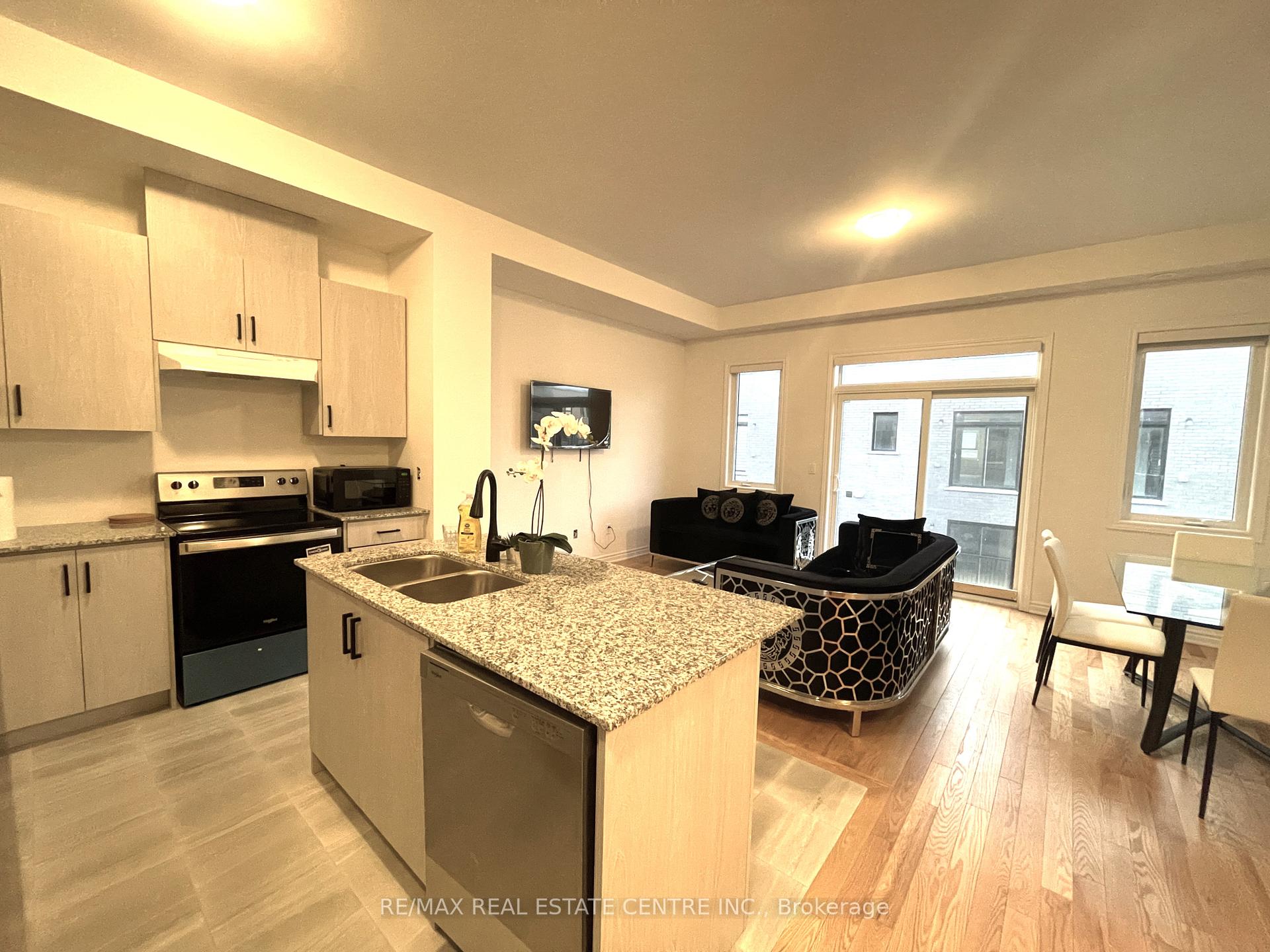 Photo 20 of 38 Quilico Road, Vaughan, Elder Mills — HOMEH