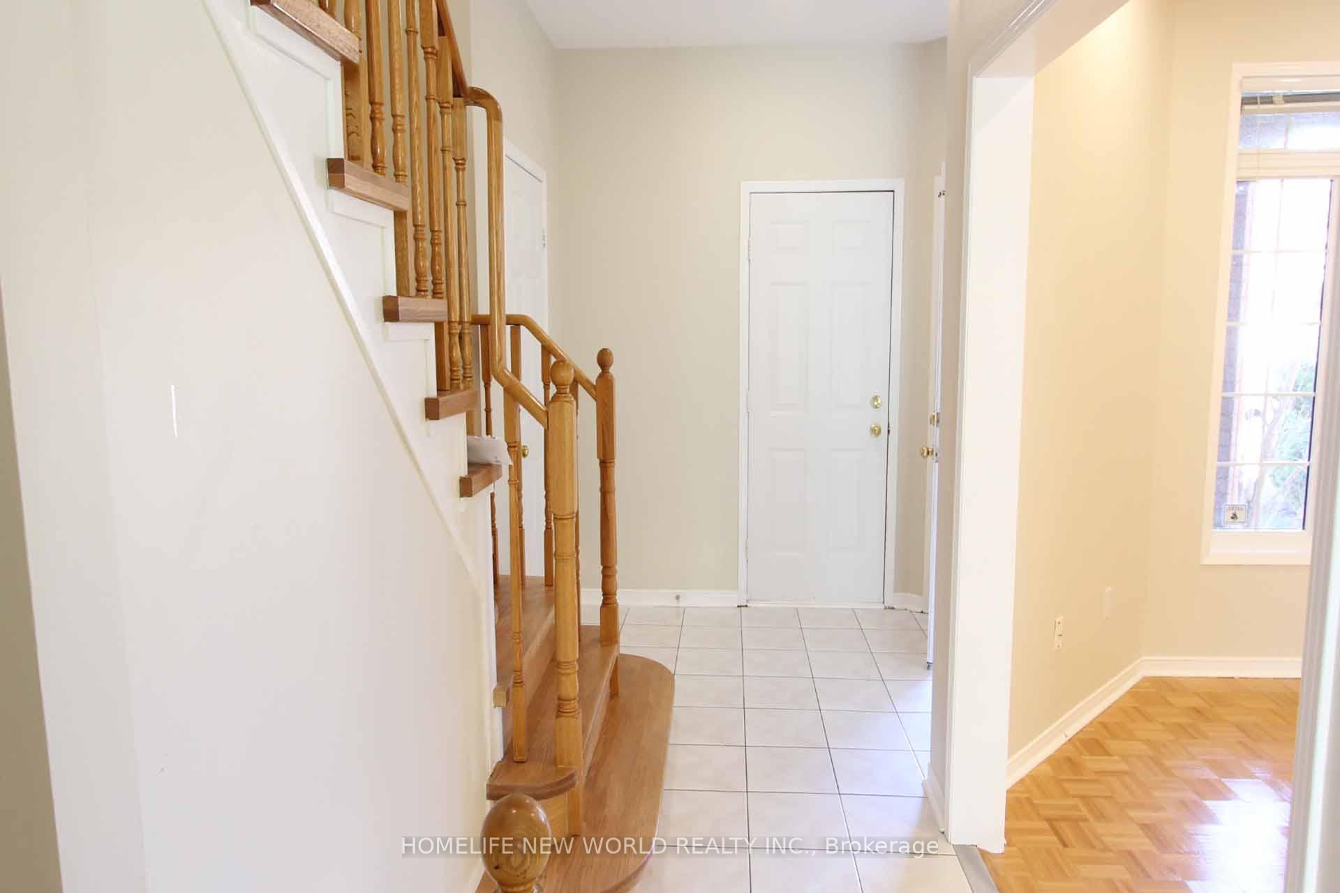 Photo 5 of 17 Craddock Street, Vaughan, Maple — HOMEH