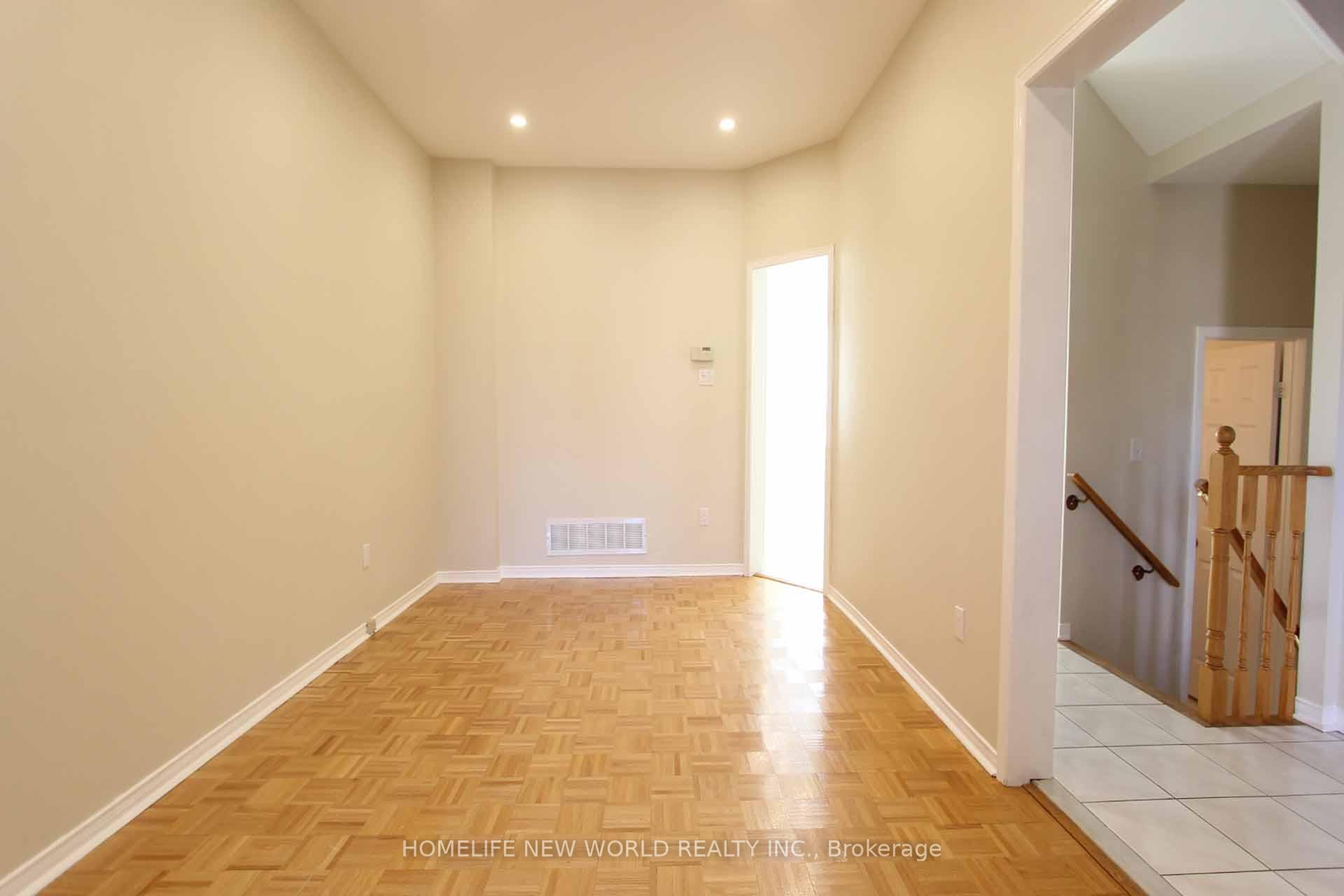 Photo 8 of 17 Craddock Street, Vaughan, Maple — HOMEH